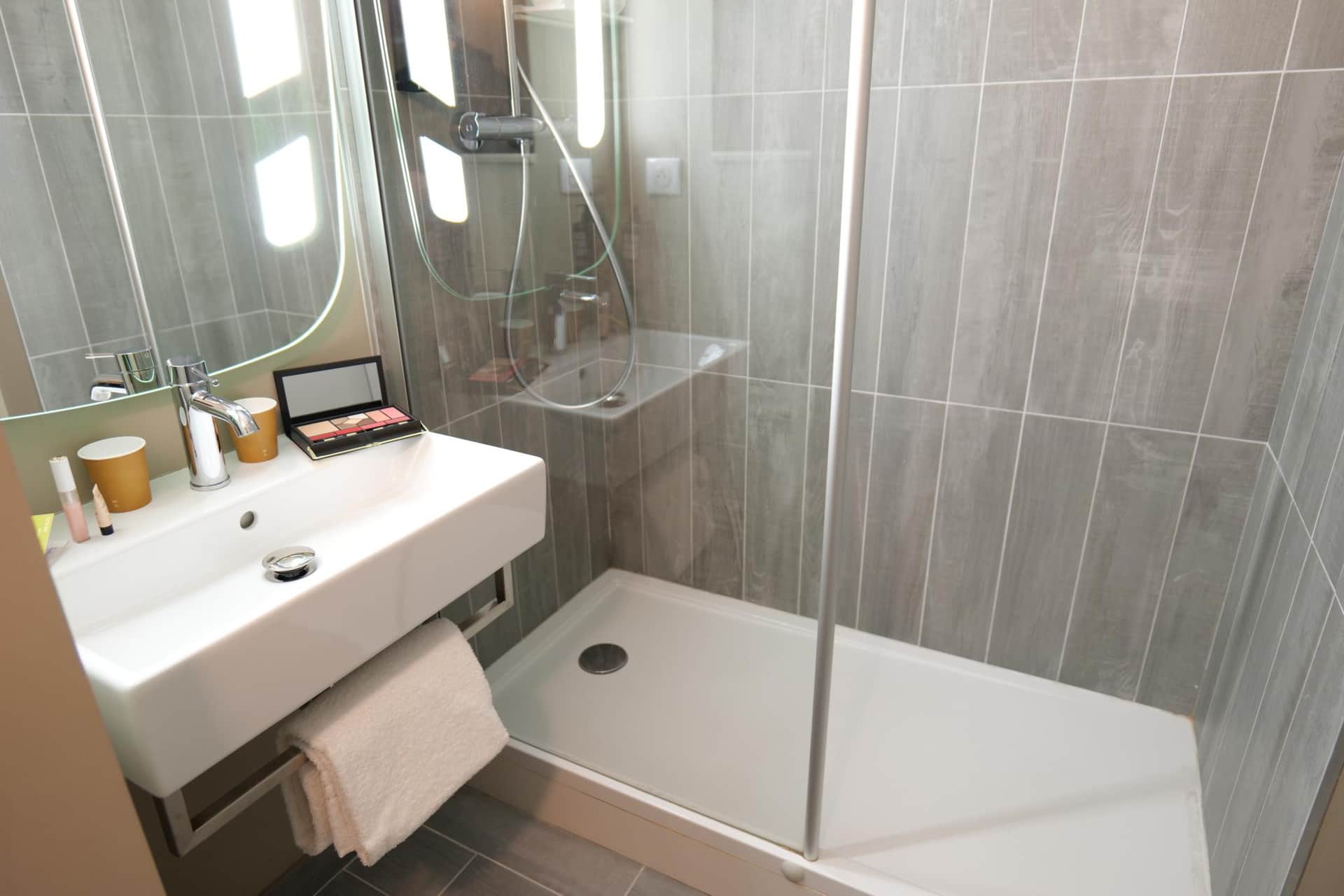 ibis Moulins South