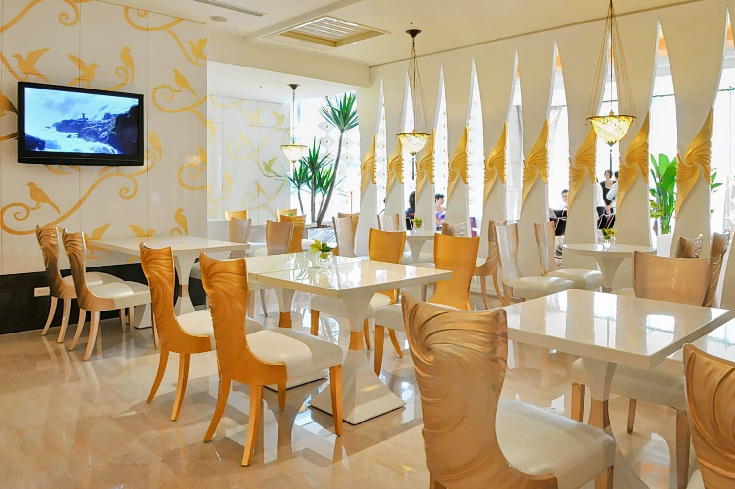 尊爵天際大飯店 Monarch Skyline Hotel