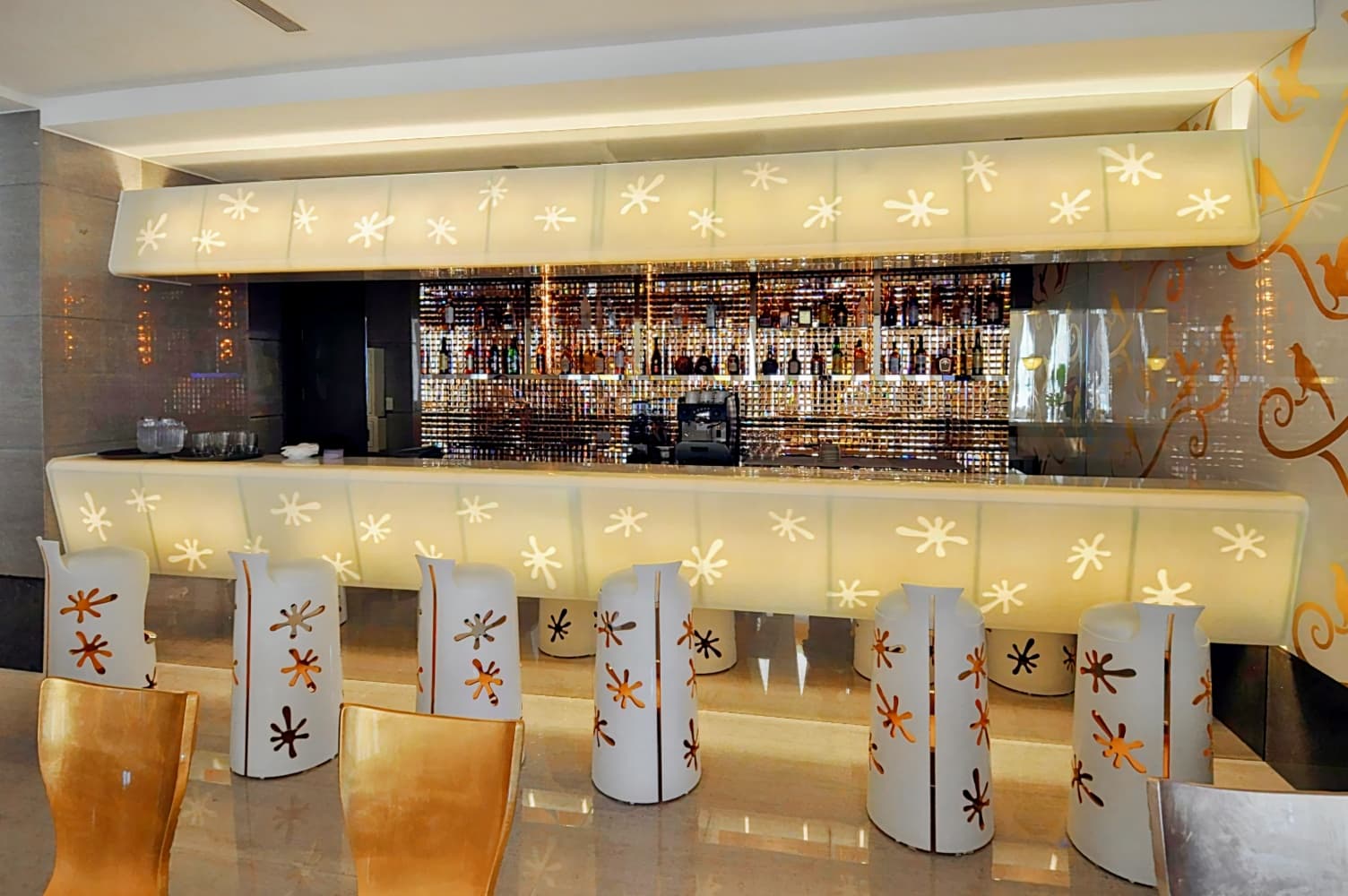 尊爵天際大飯店 Monarch Skyline Hotel