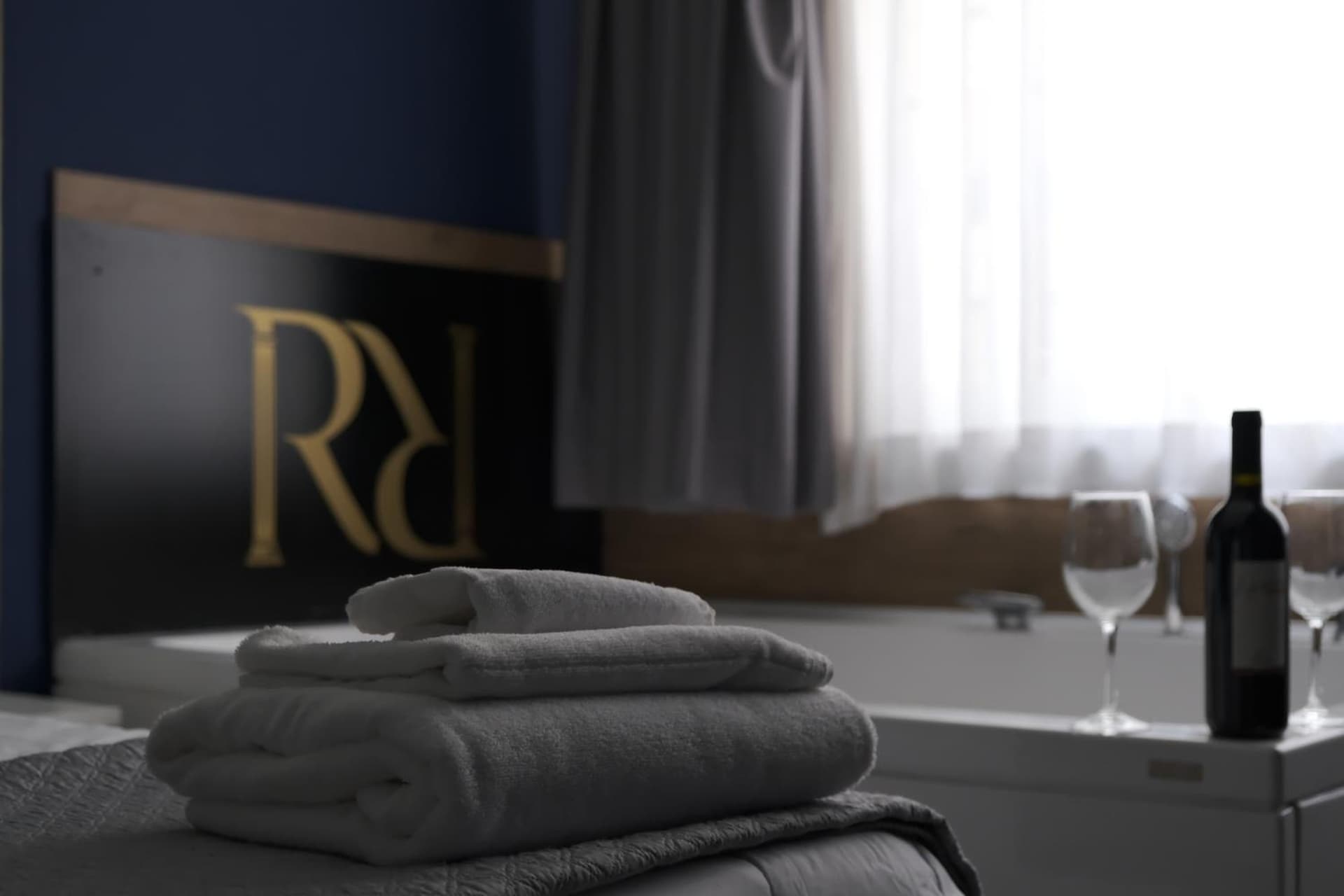 Royalty Rooms & Spa