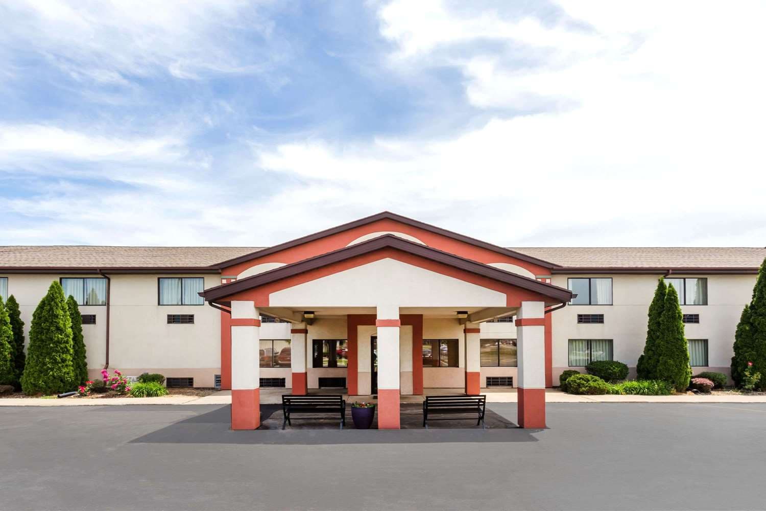 Super 8 by Wyndham Plymouth