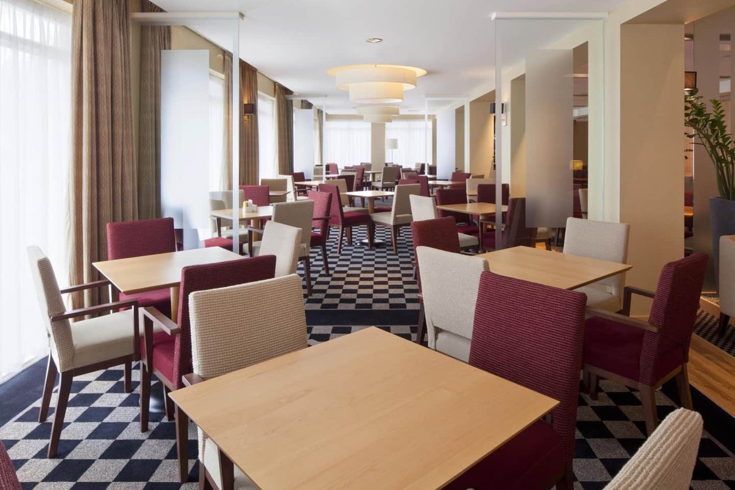 Holiday Inn Express Southampton - M27, J7, an IHG Hotel
