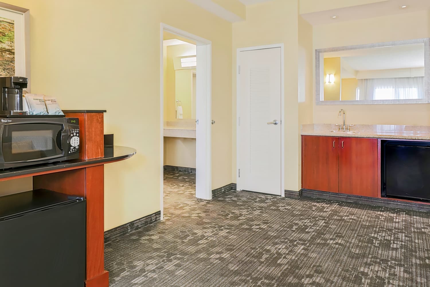 Courtyard by Marriott Austin Airport