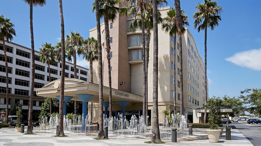 Courtyard by Marriott Los Angeles LAX/Century Boulevard