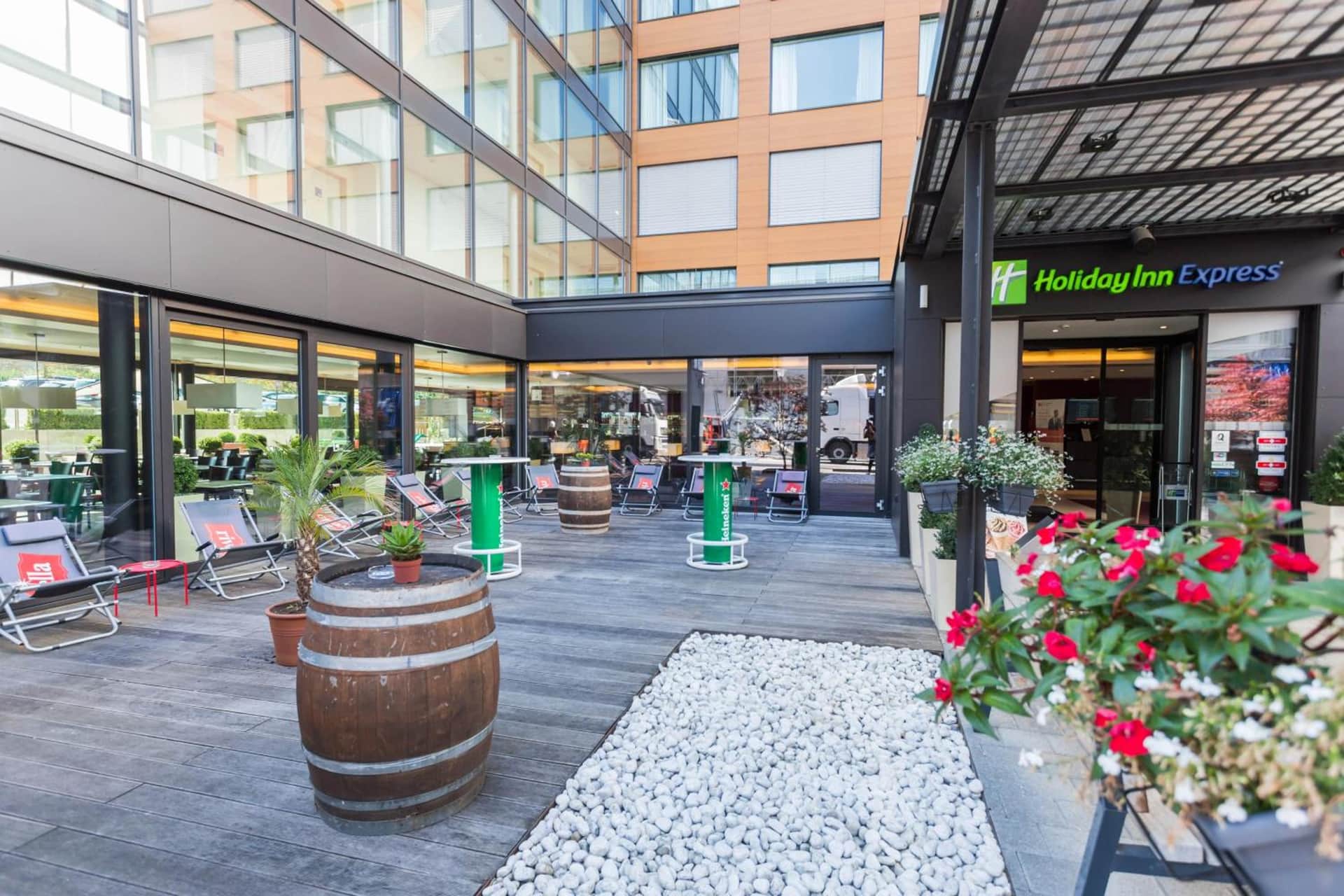 Holiday Inn Express Zürich Airport, an IHG Hotel