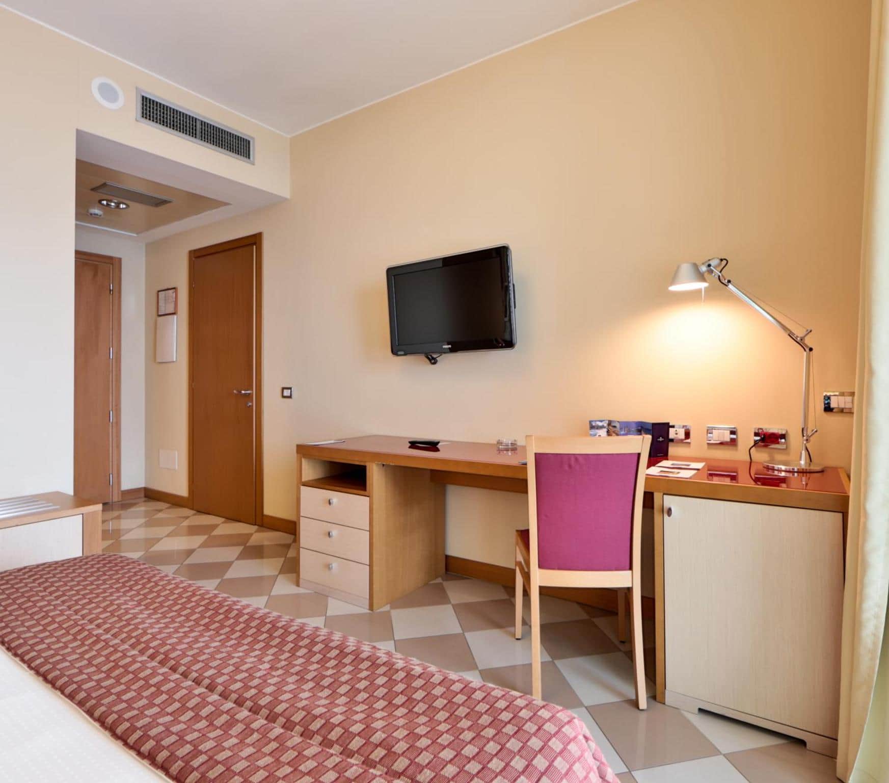 UNAHOTELS The ONE Milano Hotel & Residence