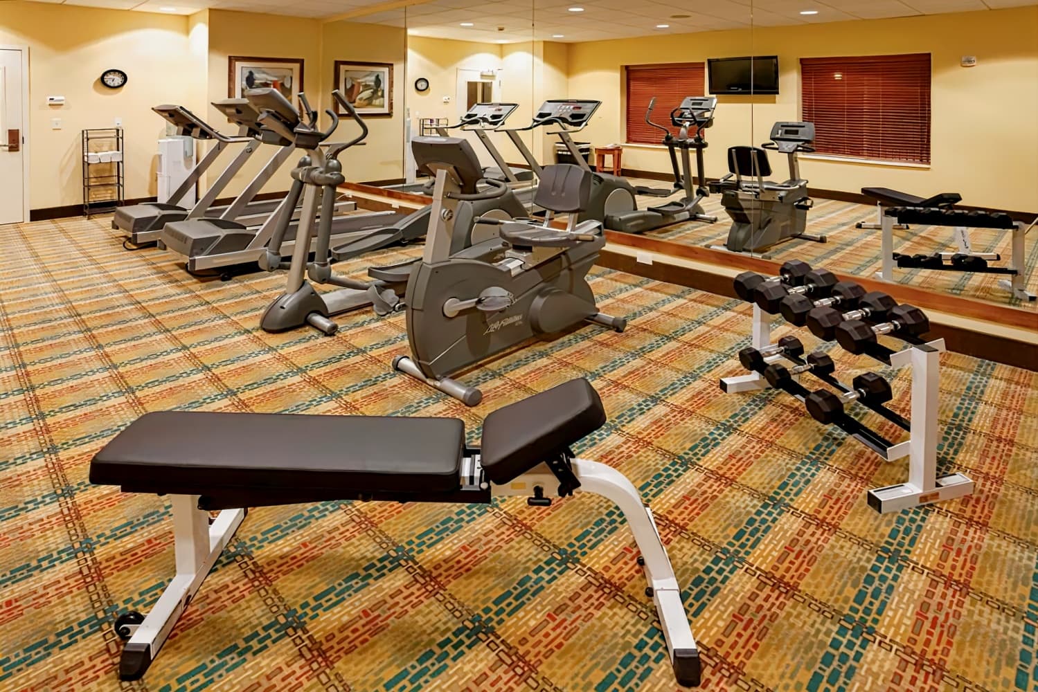 Holiday Inn Express Hotel & Suites Greensboro - Airport Area