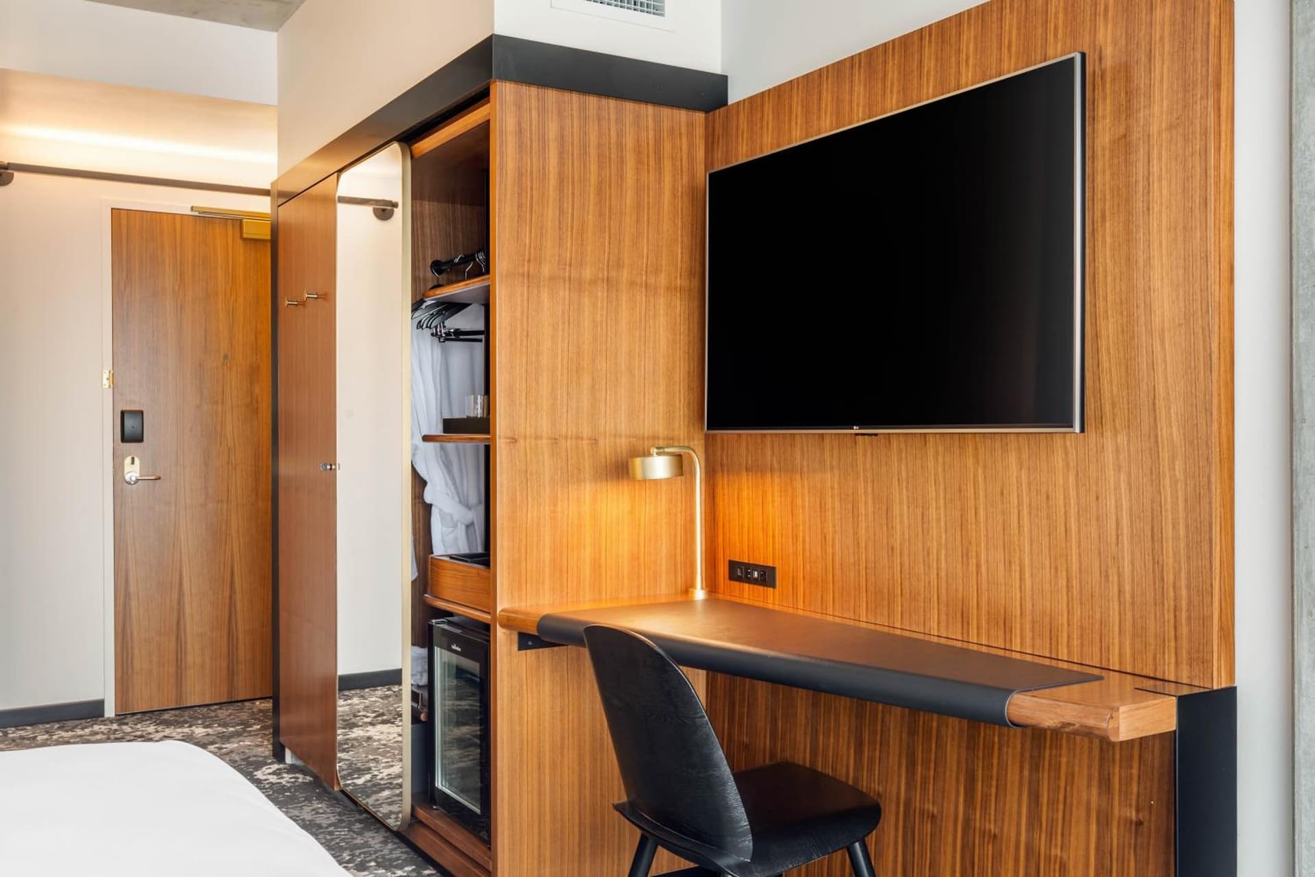 Cambria Hotel Boston Downtown - Seaport