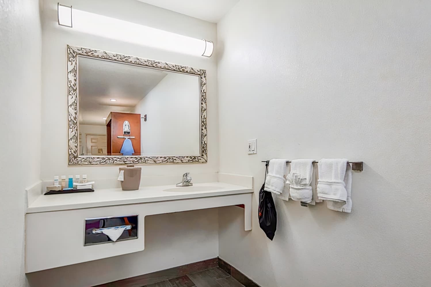 Atherton Park Inn & Suites