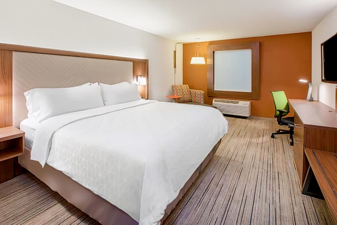 Holiday Inn Express & Suites Leander