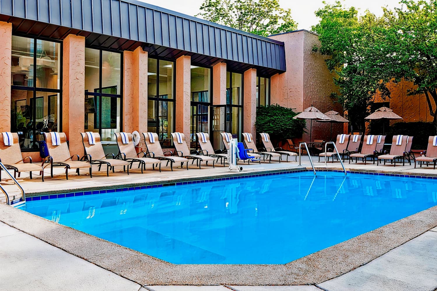 Sheraton Milwaukee Brookfield