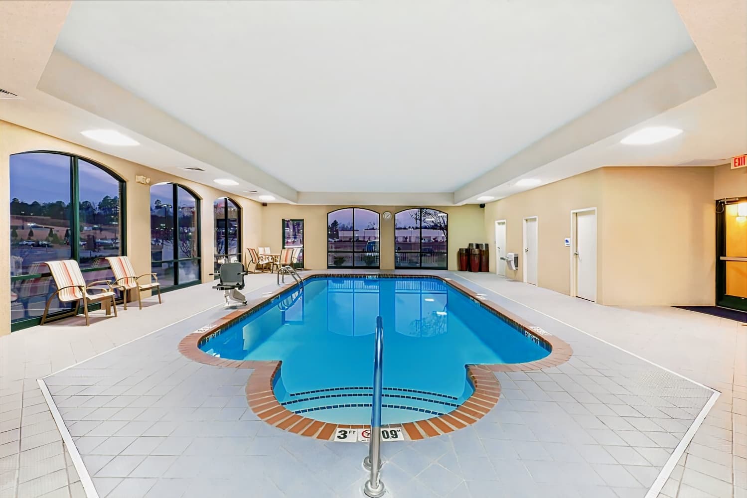 Holiday Inn Express & Suites Little Rock-West