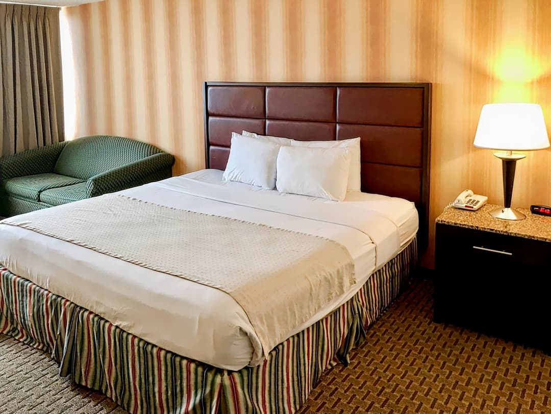 E Hotel Banquet & Conference Center