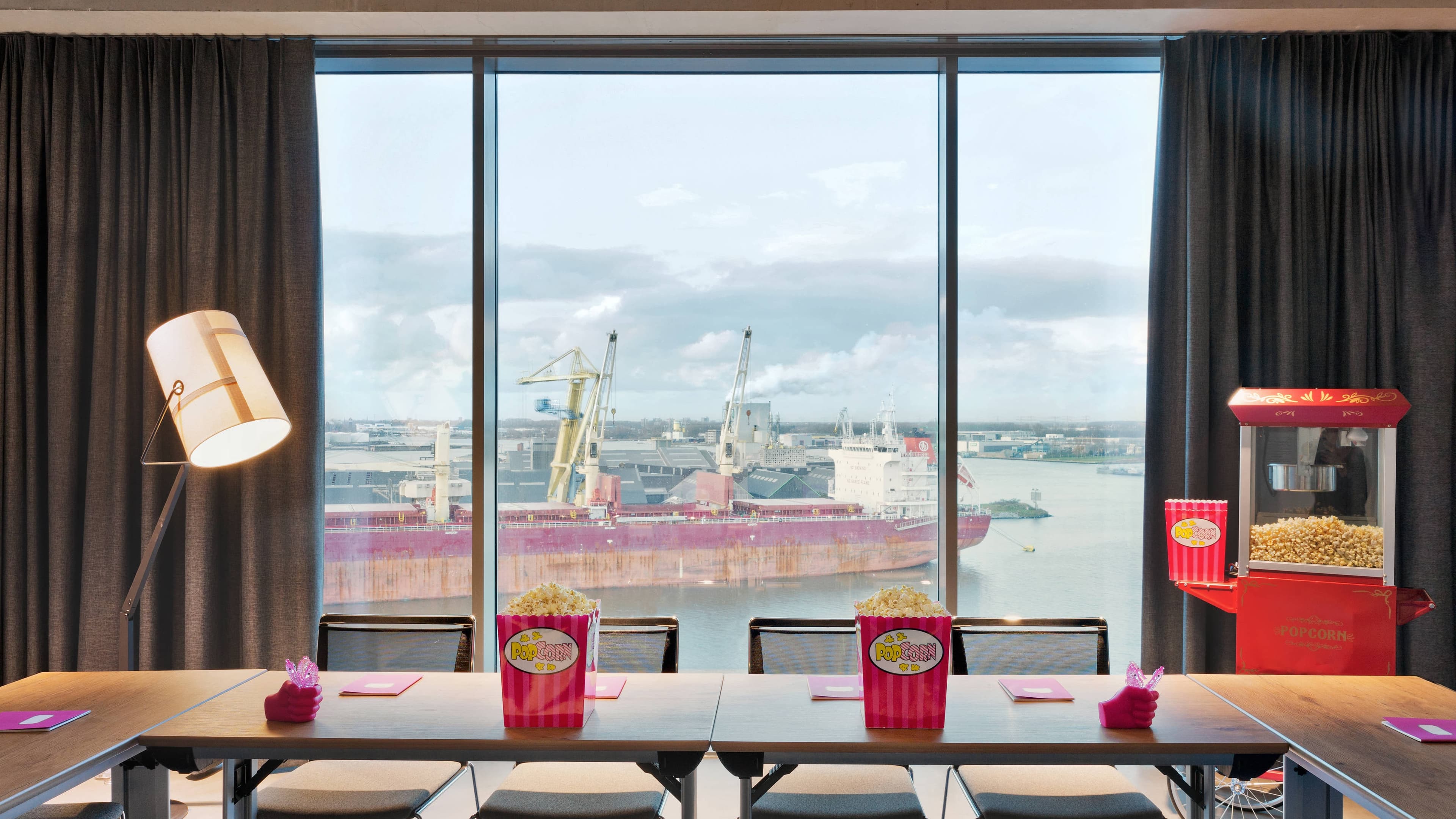 Moxy Amsterdam Houthavens