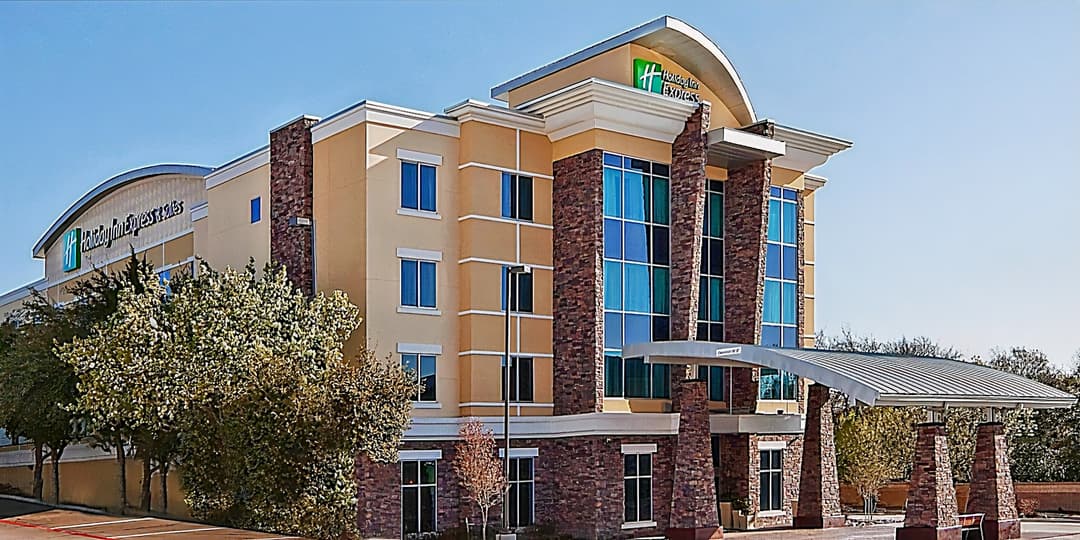 Holiday Inn Express & Suites North Dallas at Preston