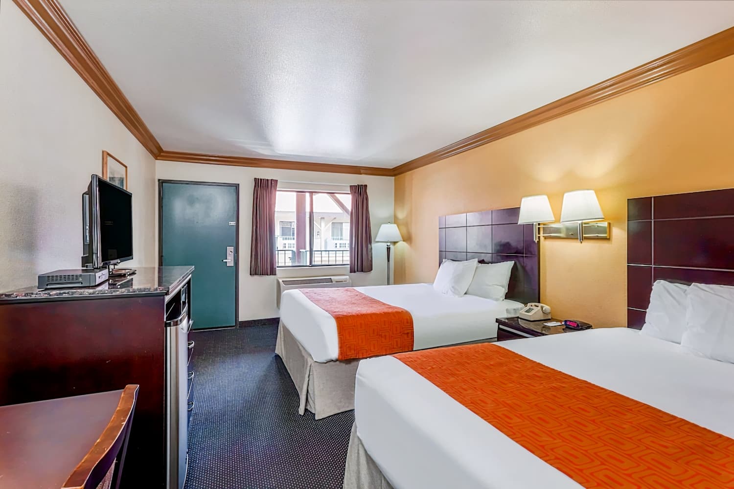 Howard Johnson by Wyndham Norco