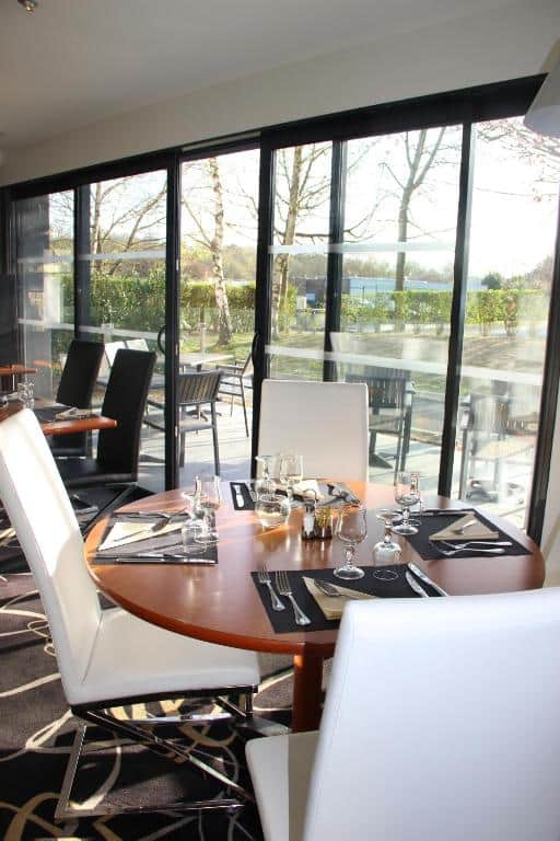 Kyriad Saint Quentin en Yvelines Montigny