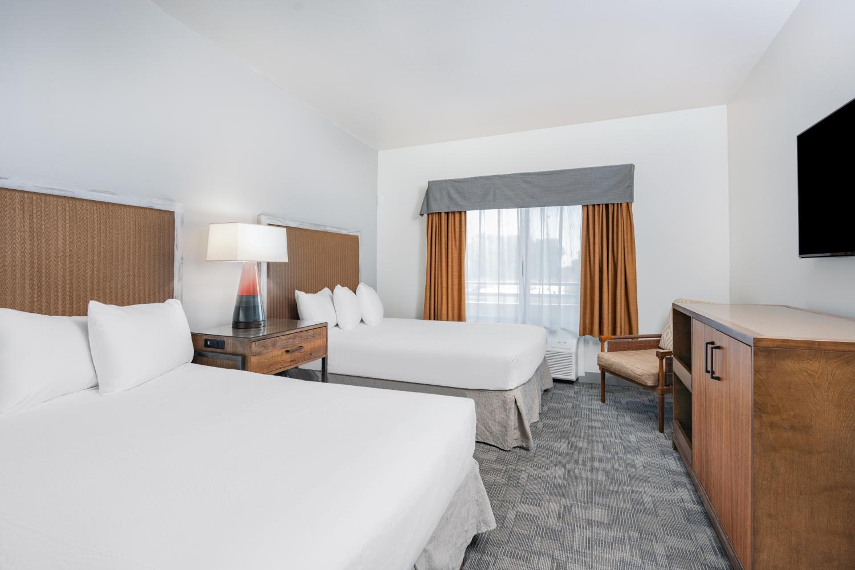 Ramada by Wyndham Bakersfield North