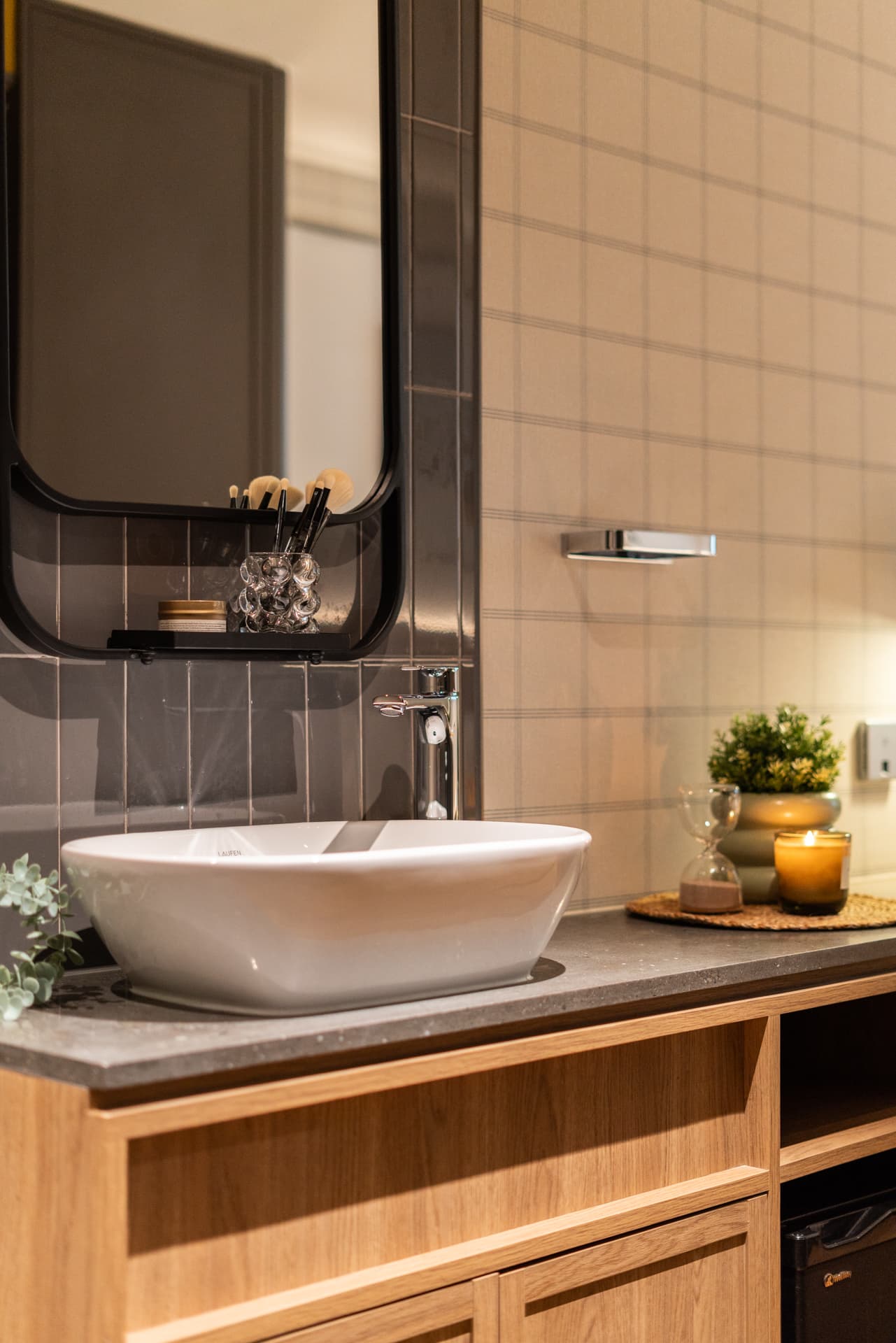 Dash Living on Hollywood