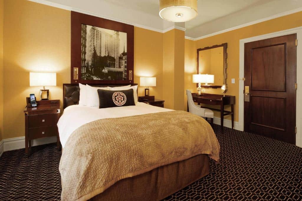 The Algonquin Hotel Times Square, Autograph Collection