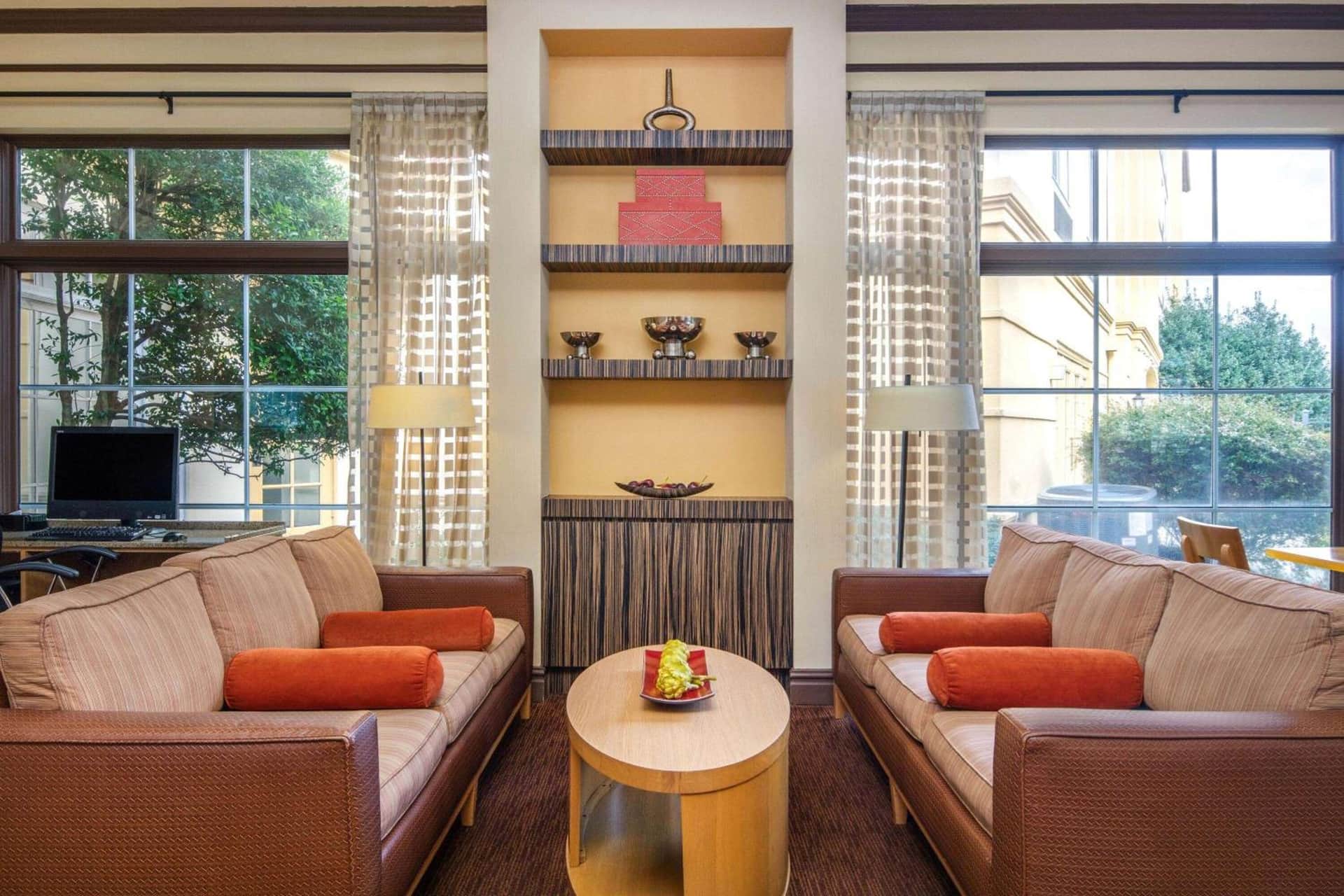 La Quinta Inn and Suites by Wyndham Atlanta Ballpark Galleria
