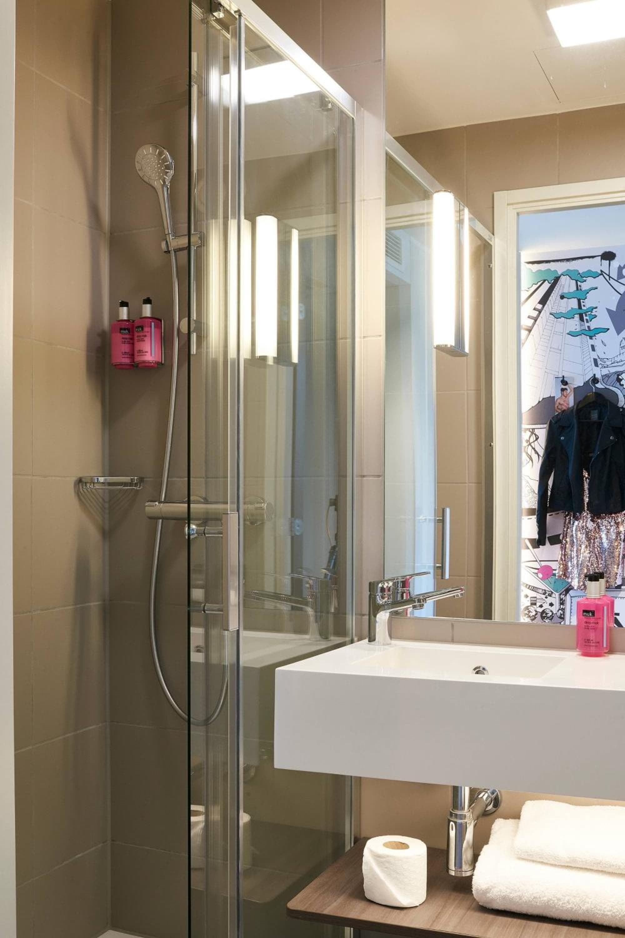 Moxy Edinburgh Airport