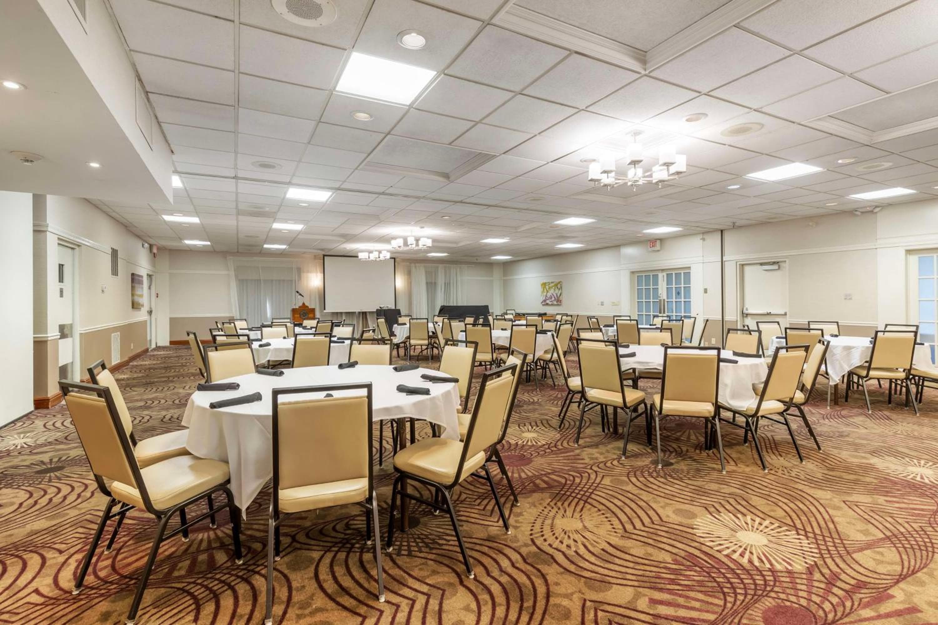 Best Western Plus Steeplegate Inn