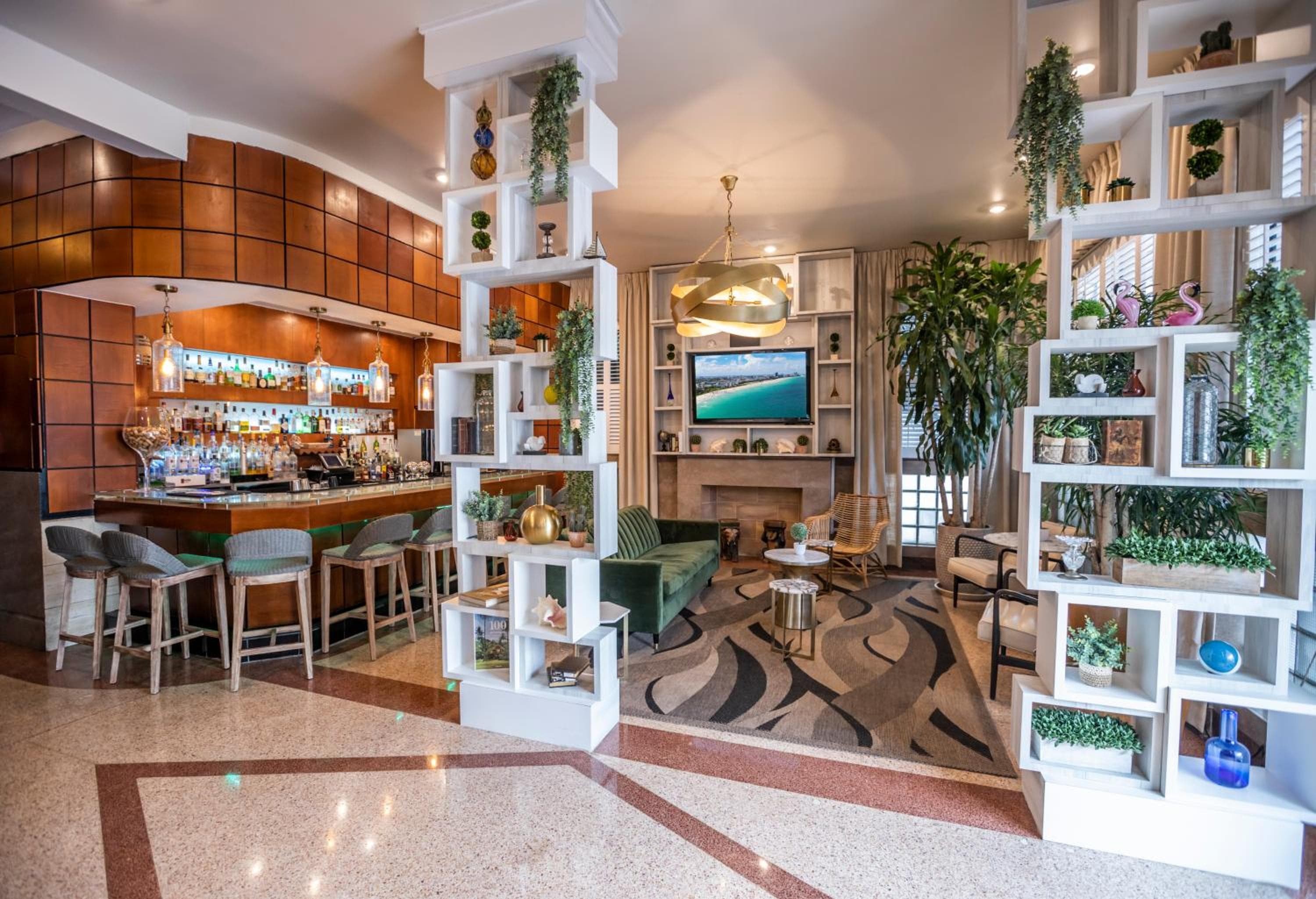 Chesterfield Hotel & Suites