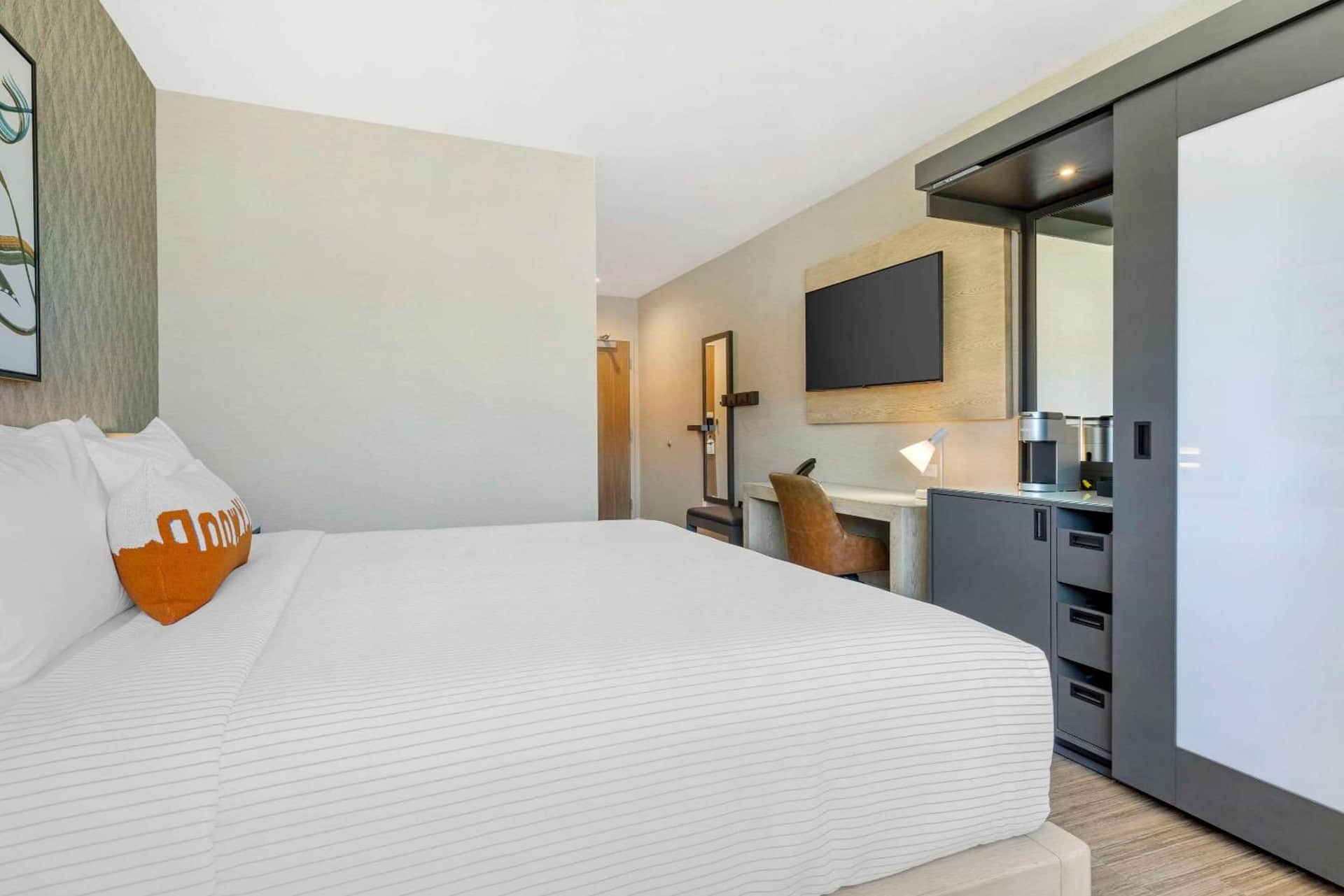 Cambria Hotel Burbank Airport