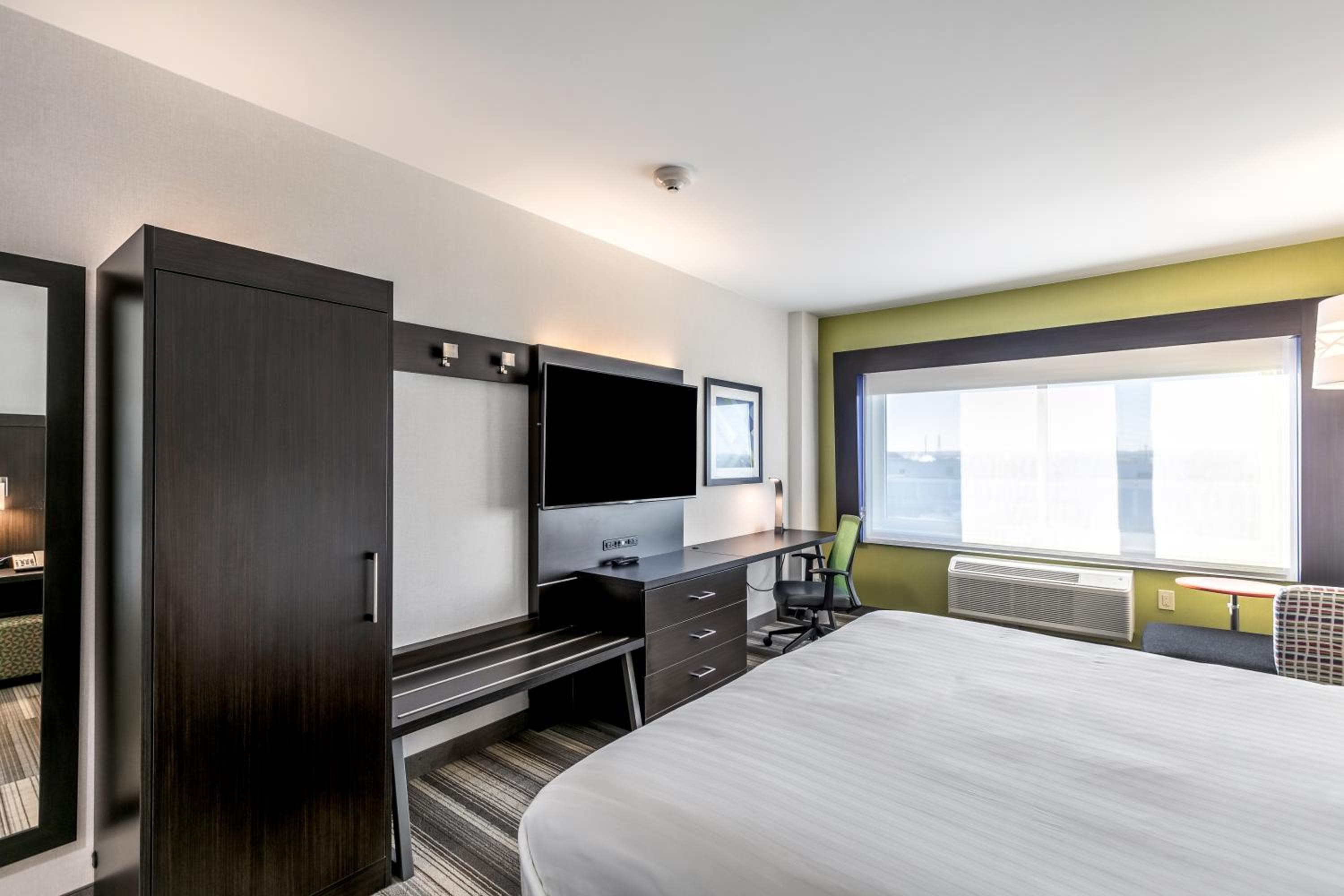Holiday Inn Express & Suites Jersey City North - Hoboken by IHG