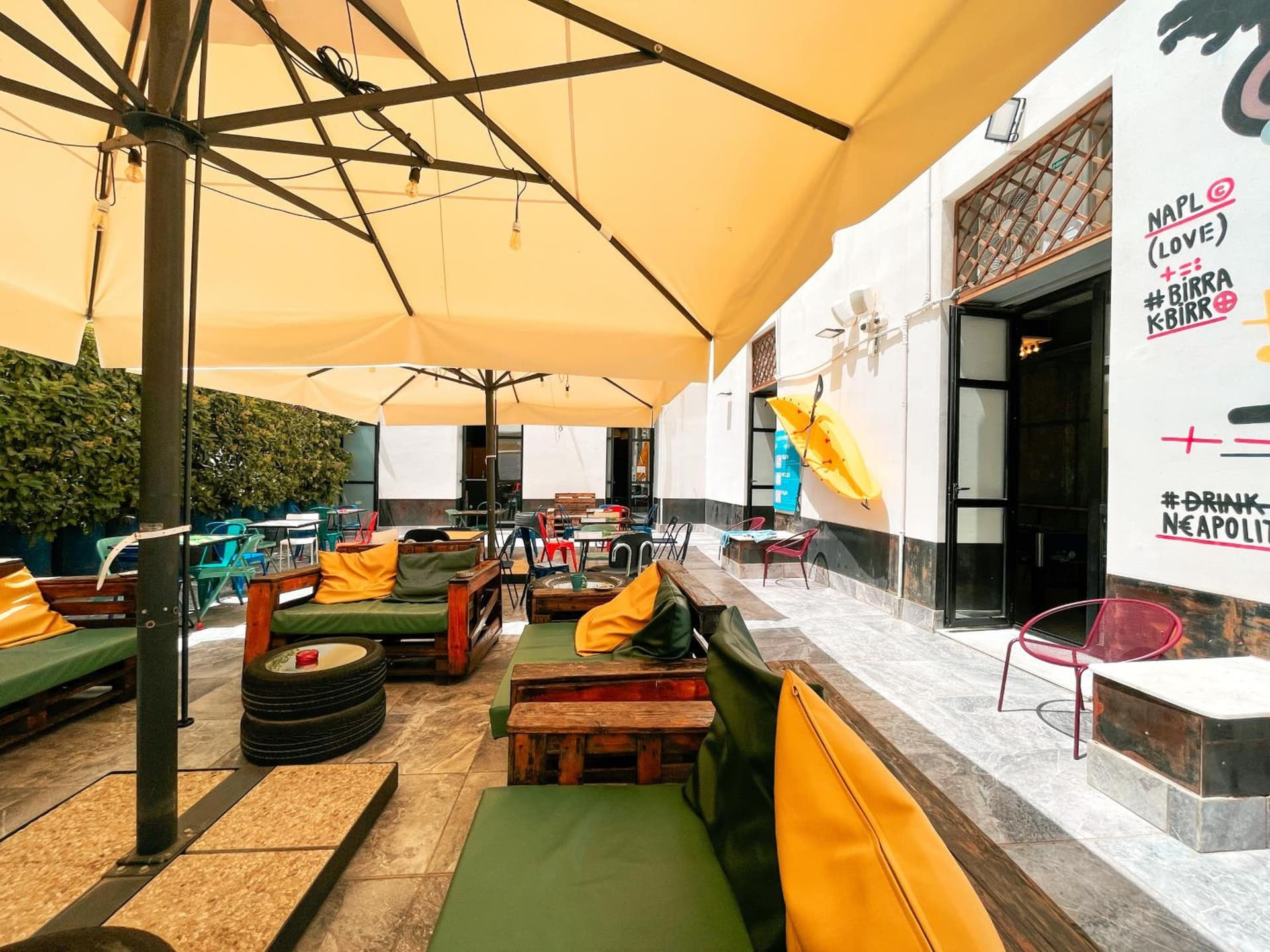 NeapolitanTrips Hotel (Ostello Bello Napoli)