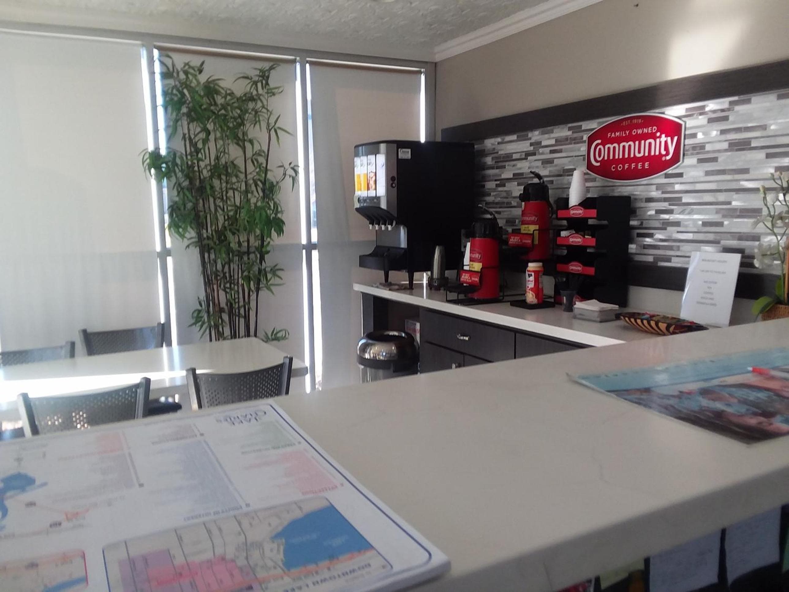 Howard Johnson by Wyndham Historic Lake Charles