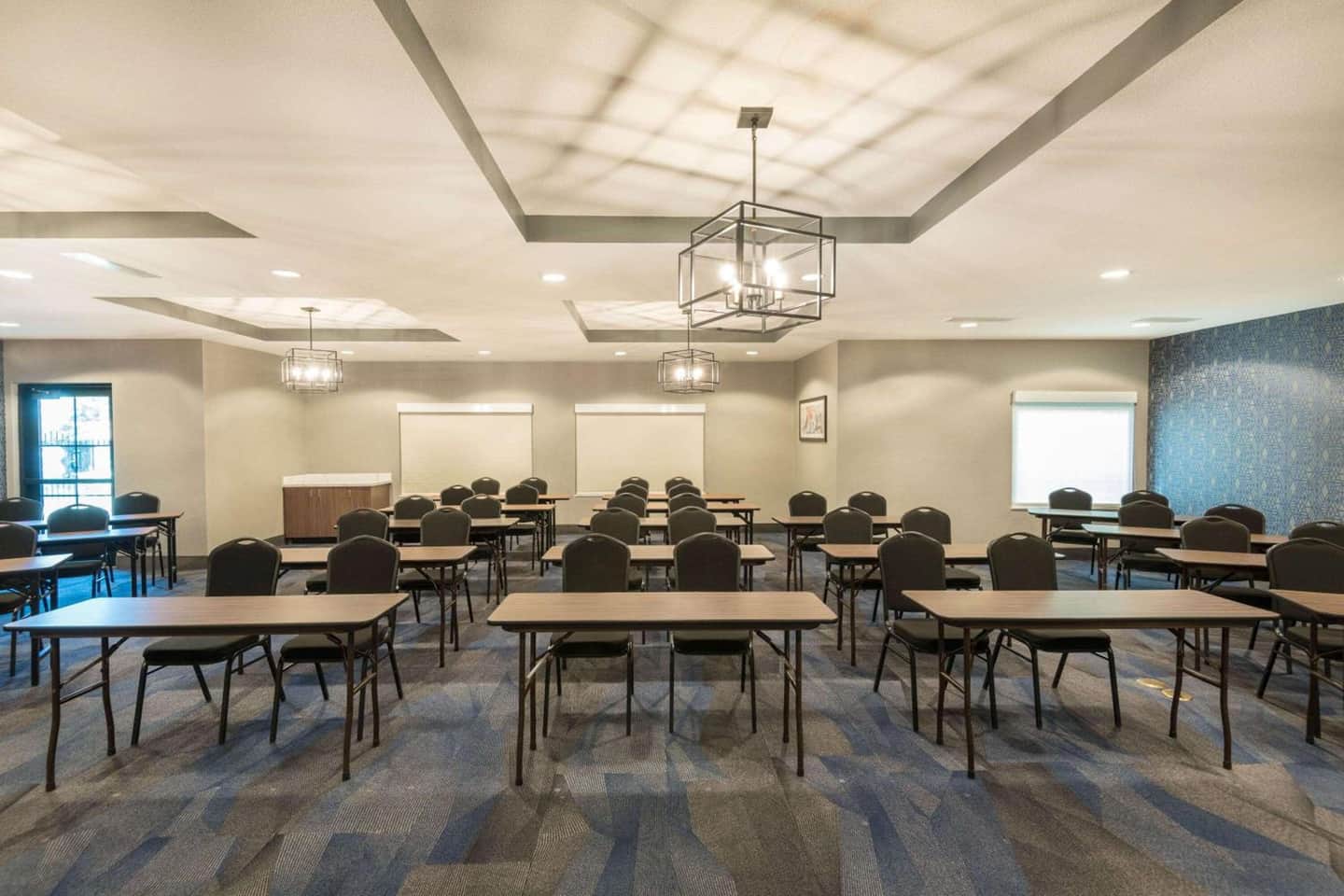 La Quinta Inn & Suites by Wyndham Las Vegas Airport South