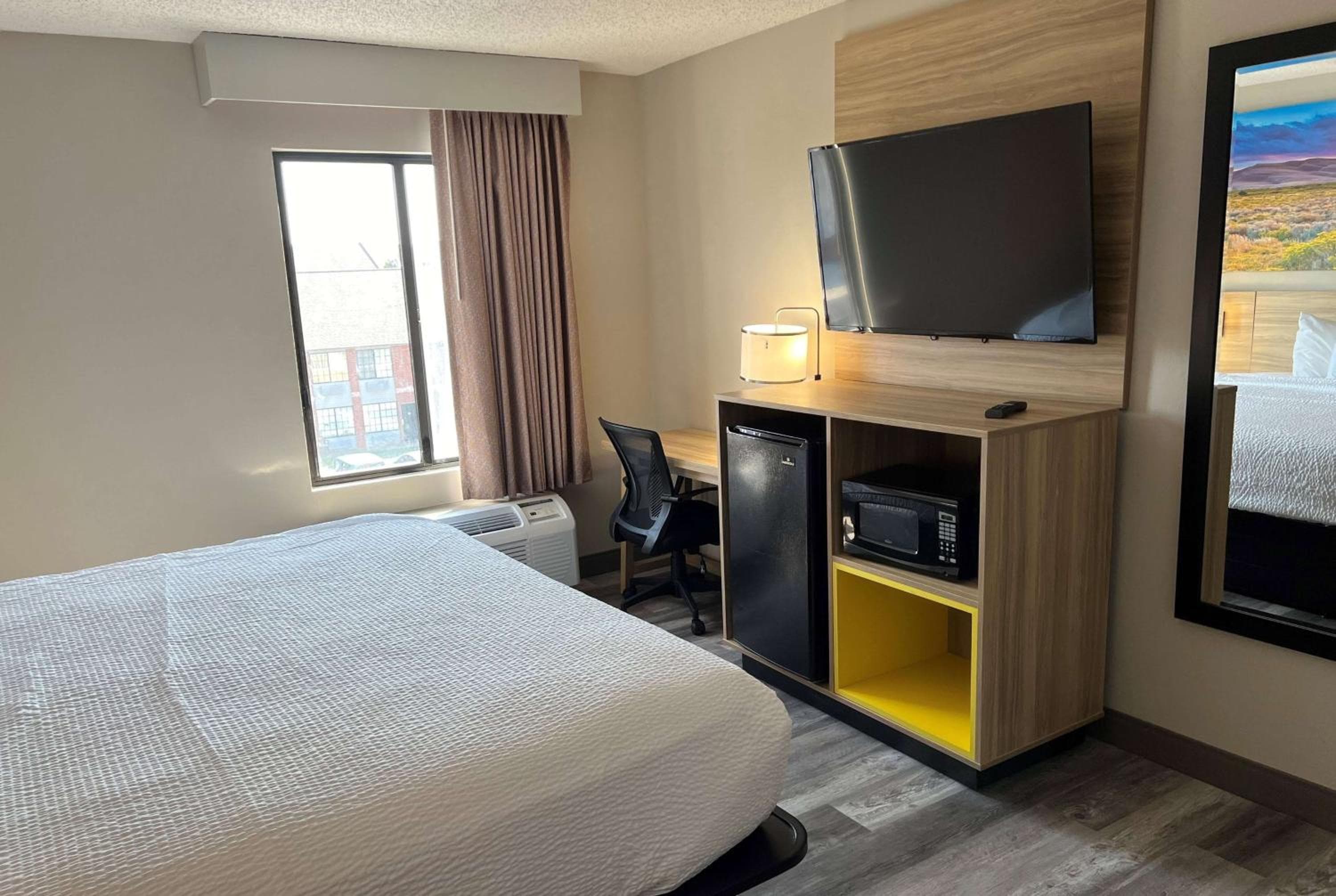 Days Inn by Wyndham Tulsa Central