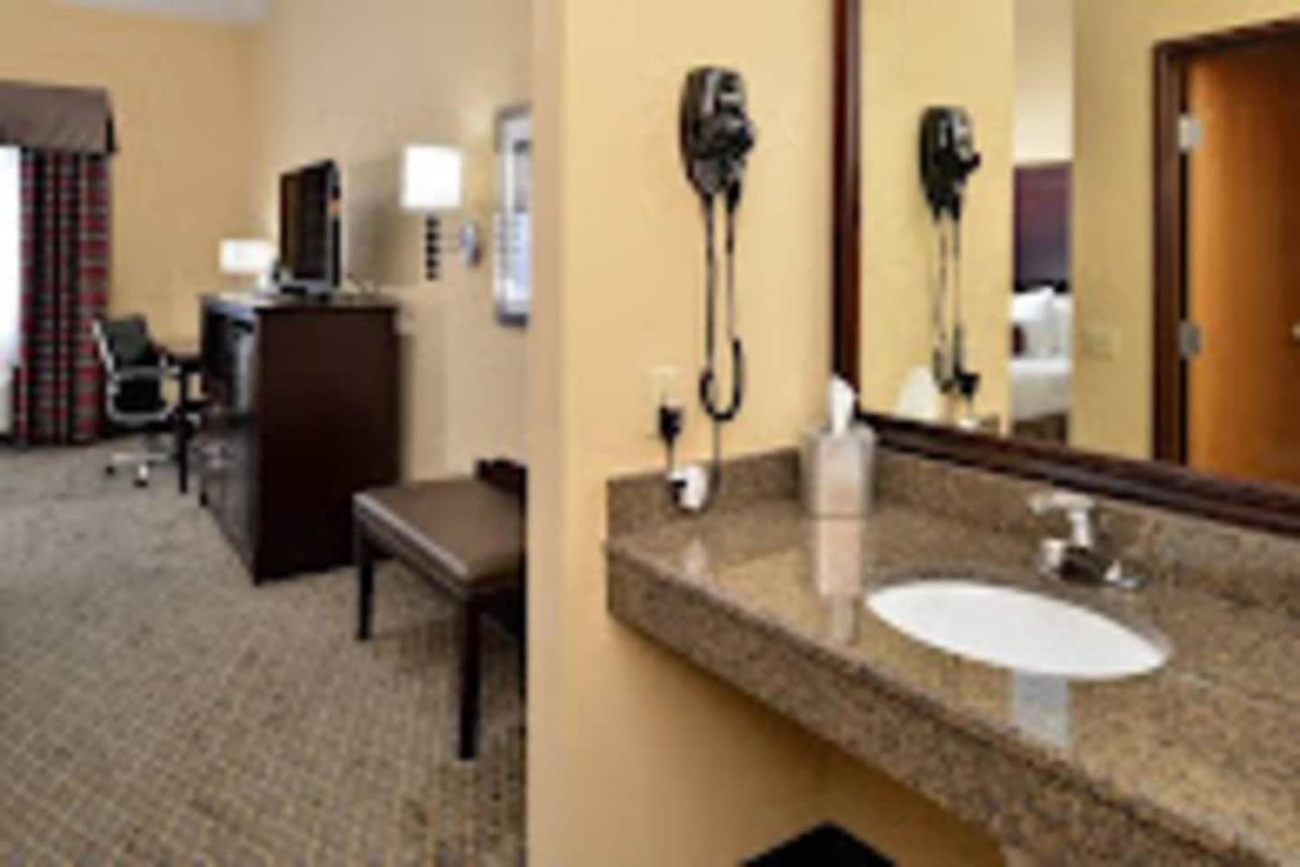 Baymont by Wyndham Ardmore I-35