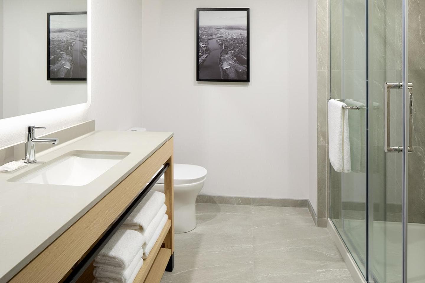 Hyatt Place Montreal Airport