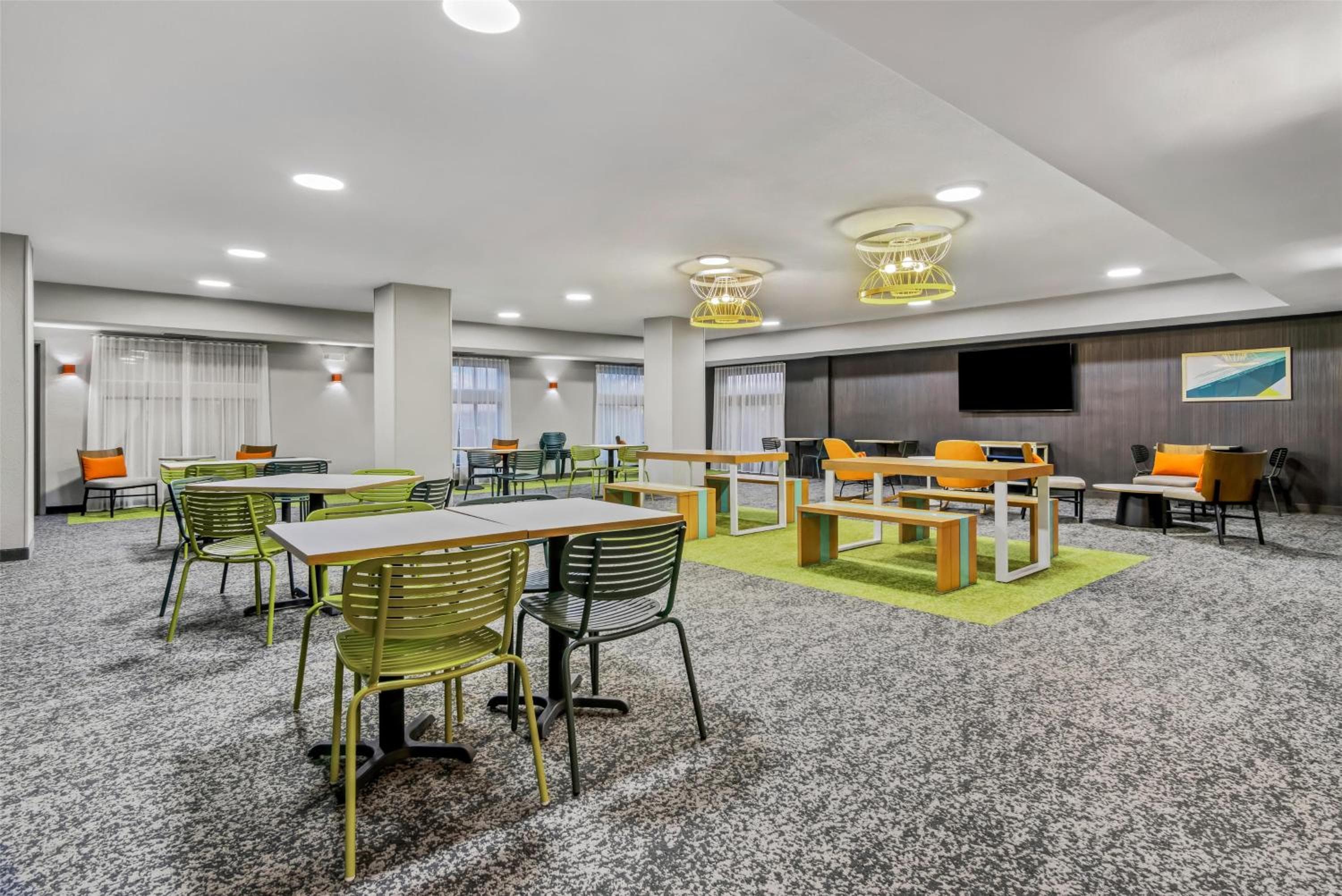 Spark By Hilton Merrillville