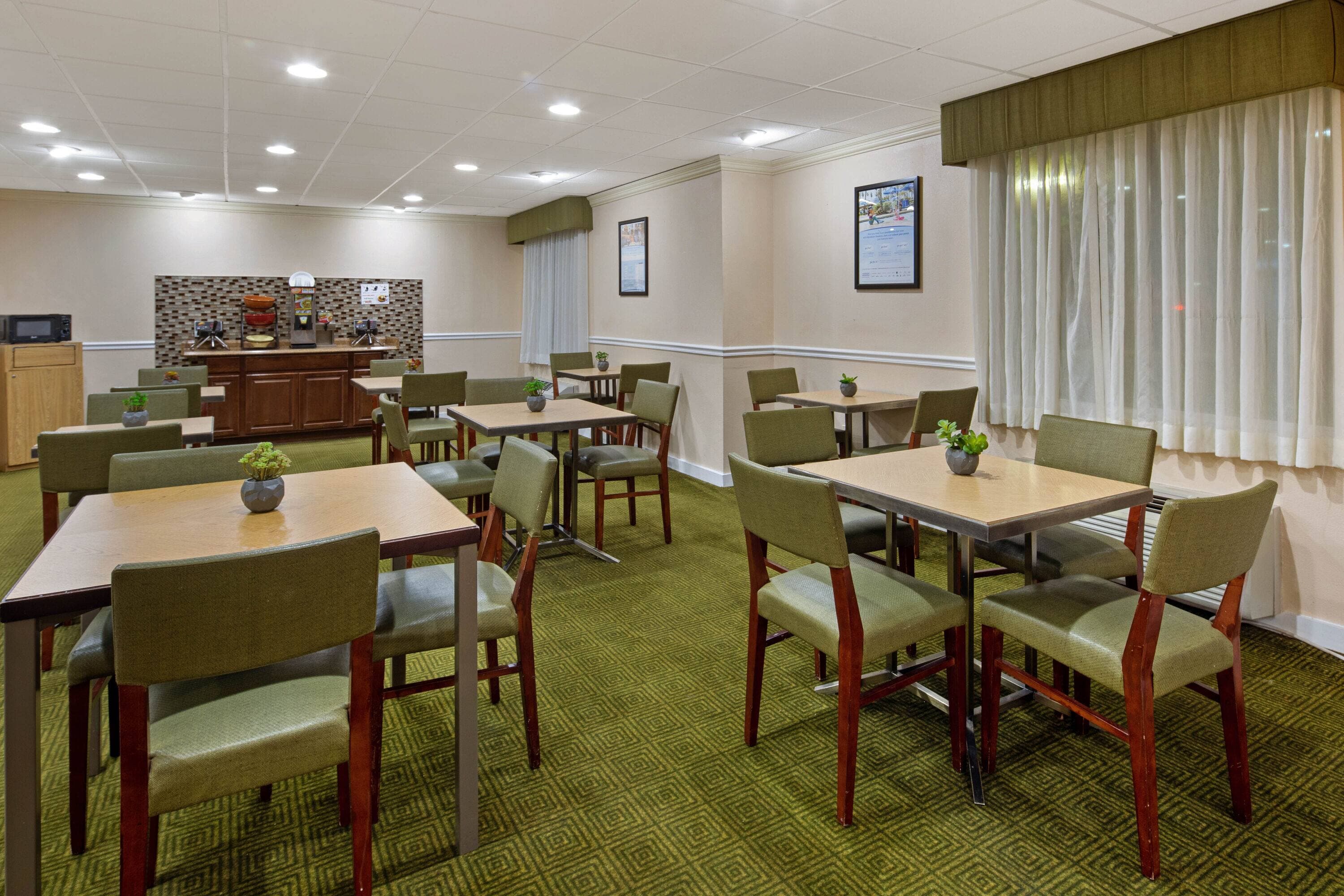 La Quinta Inn & Suites by Wyndham Sawgrass