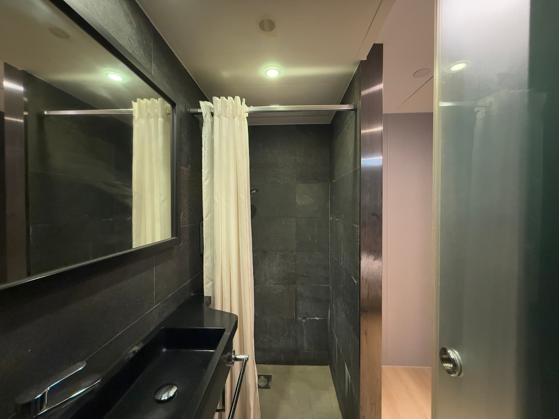 Noble Park Hotel