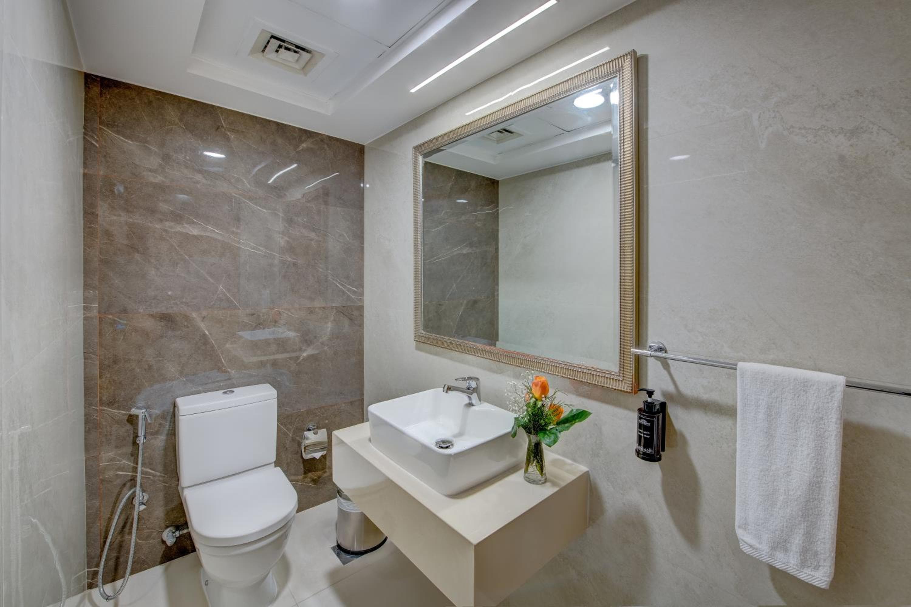 Howard Johnson Plaza by Wyndham Dubai Deira