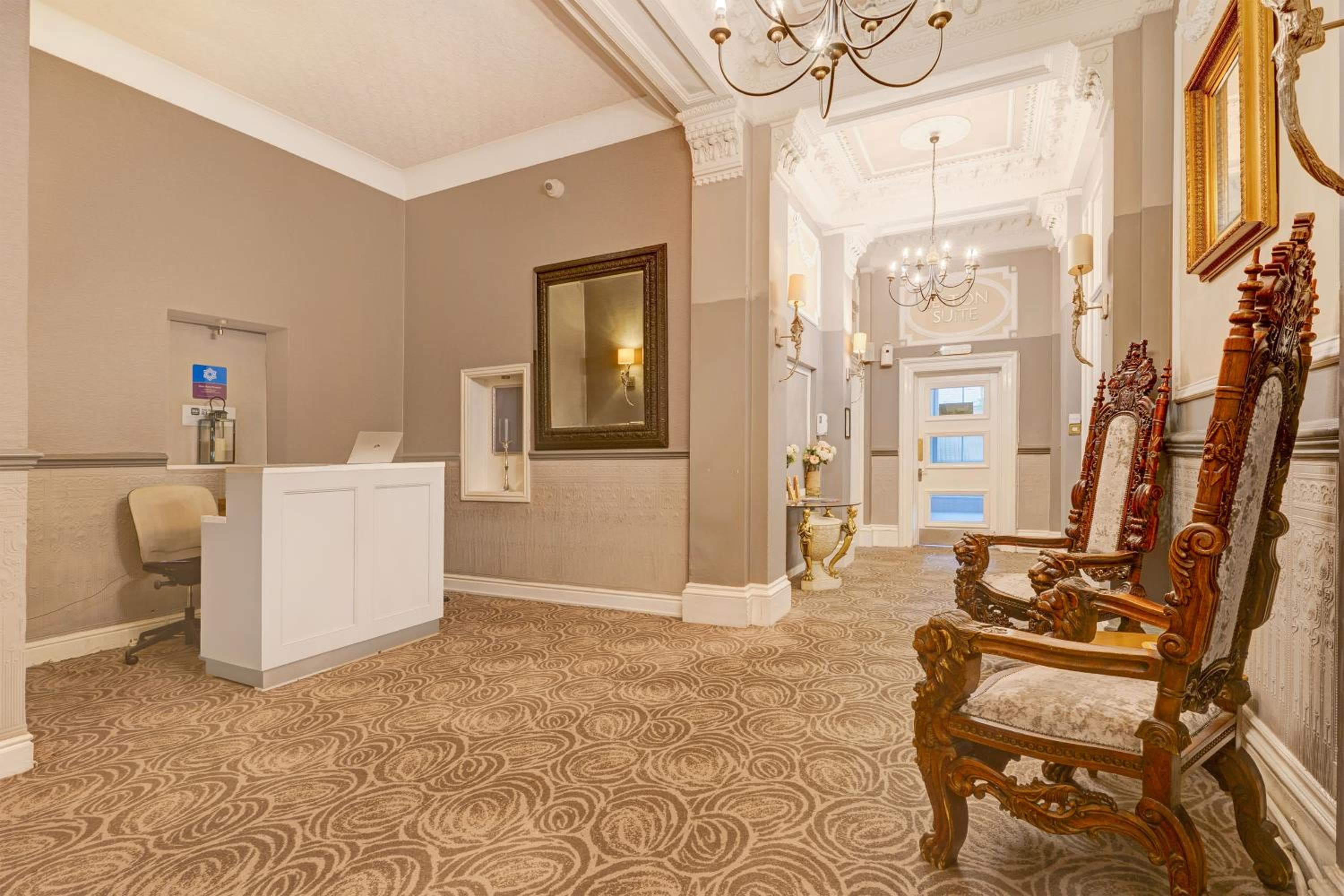 Liverpool Aigburth Sefton Park Hotel By Belvilla