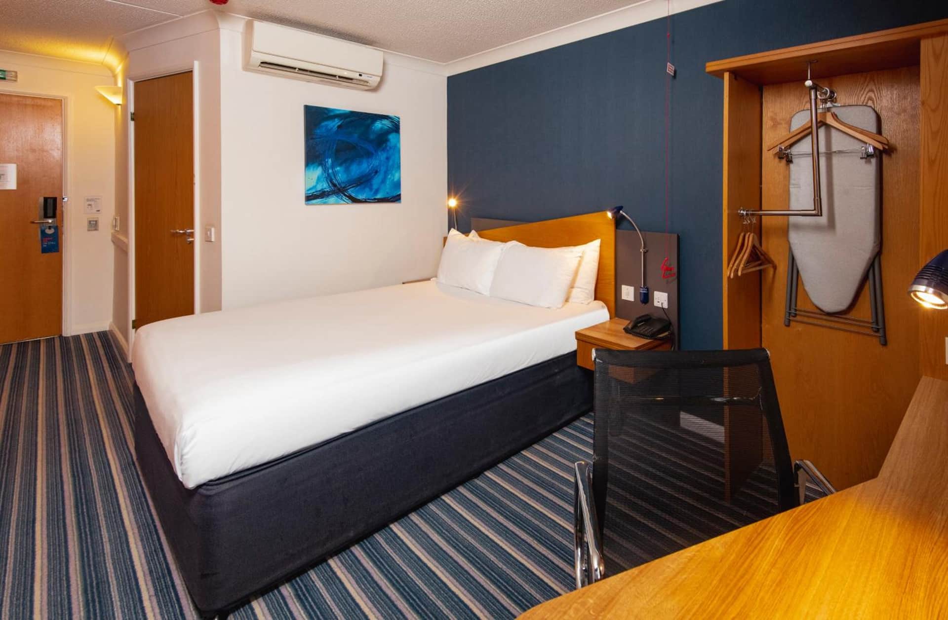 Holiday Inn Express - Bristol Filton