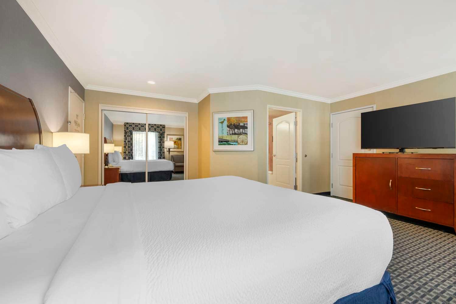 Best Western Plus Marina Shores Hotel
