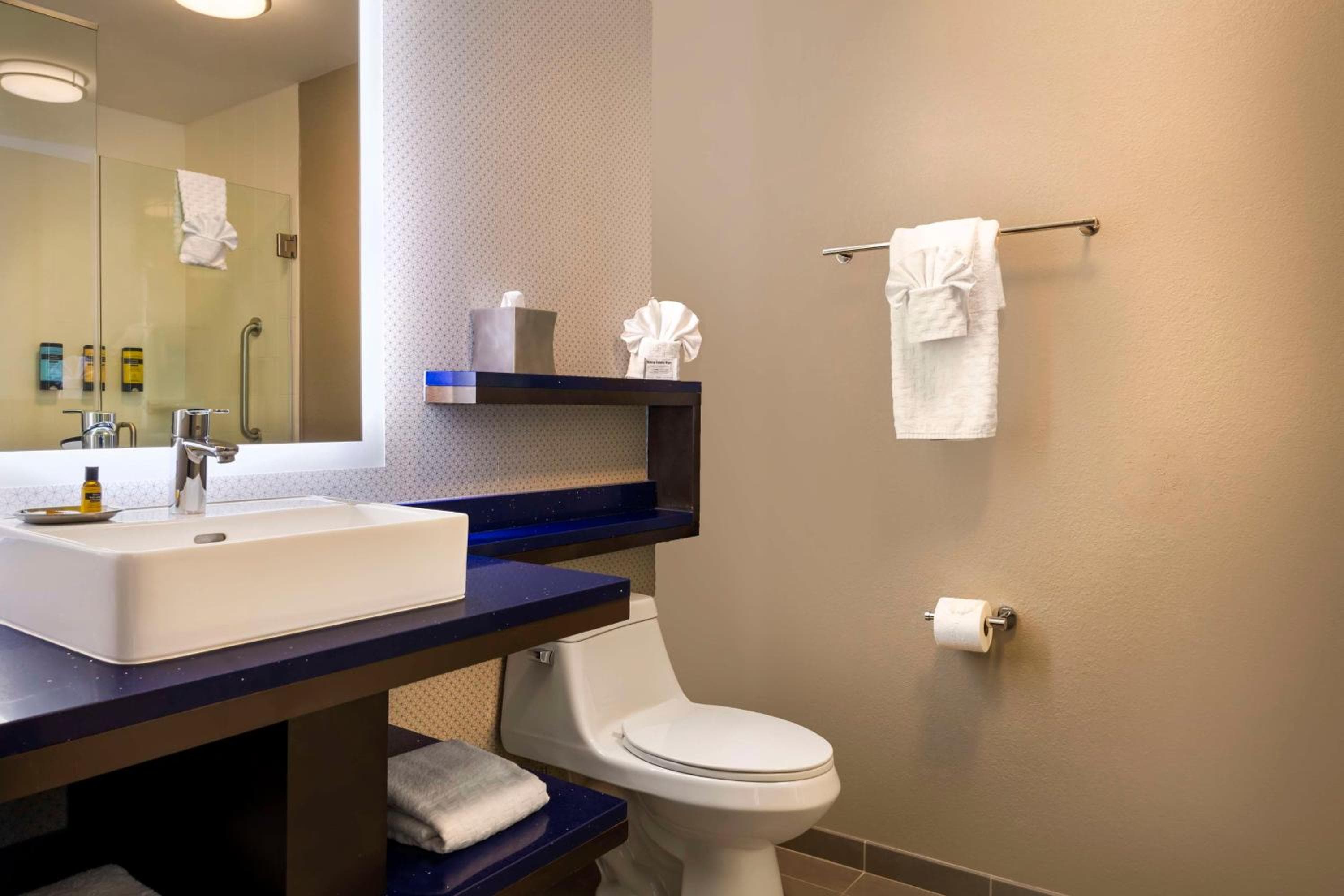 GLo Hotel Asheville-Blue Ridge Parkway