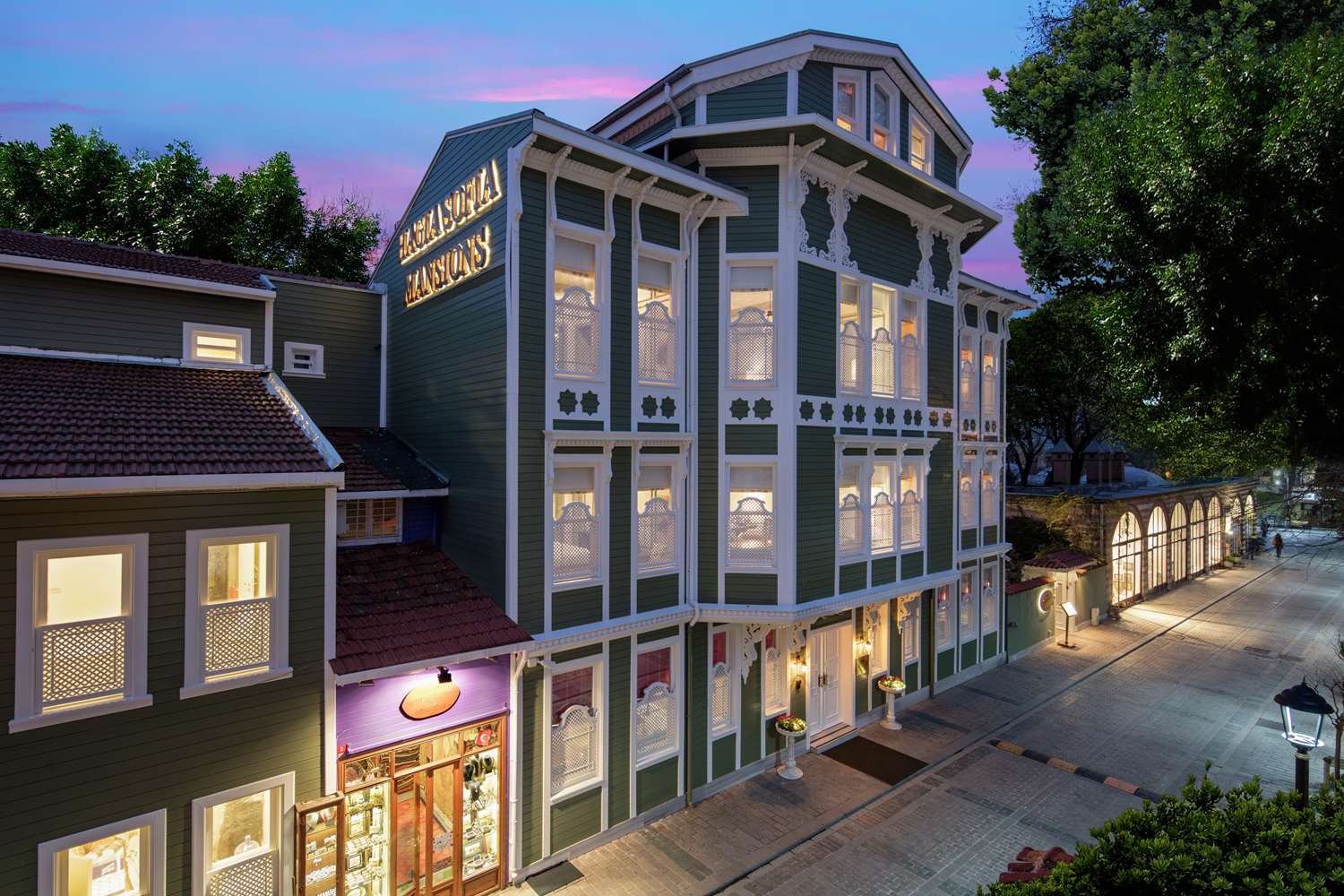 Hagia Sofia Mansions Istanbul, Curio Collection by Hilton