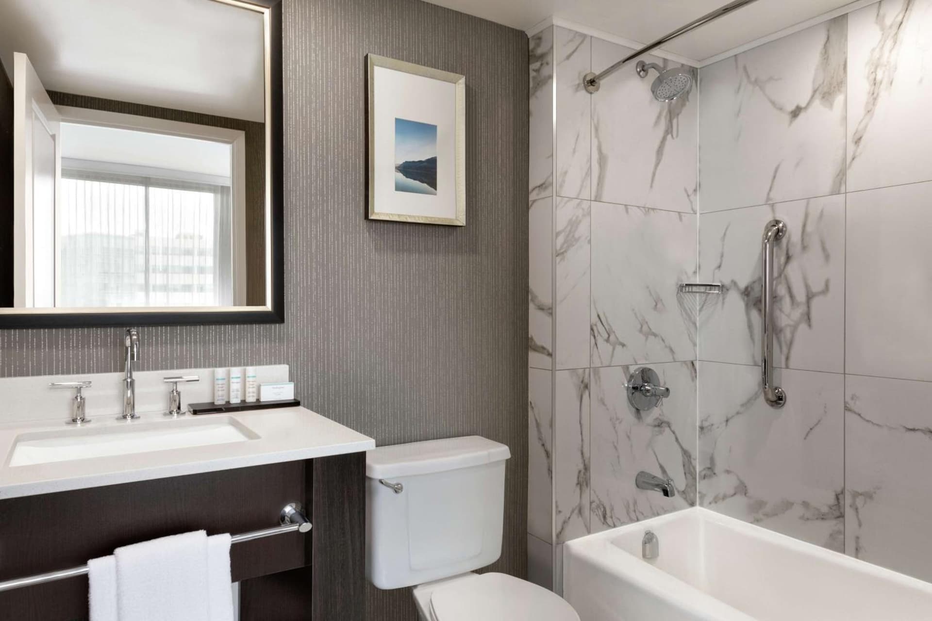 Embassy Suites by Hilton Montreal Airport