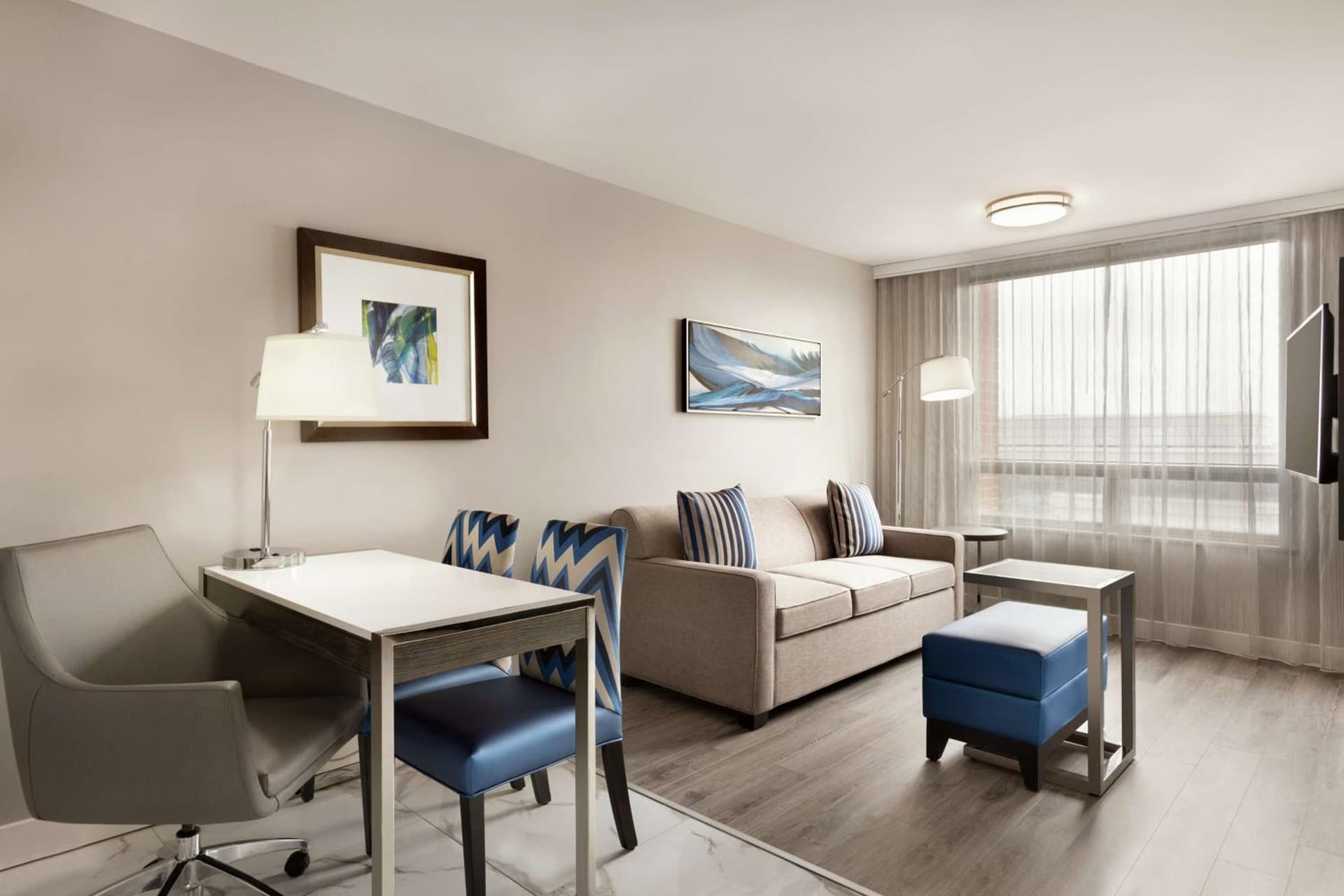 Embassy Suites by Hilton Montreal Airport