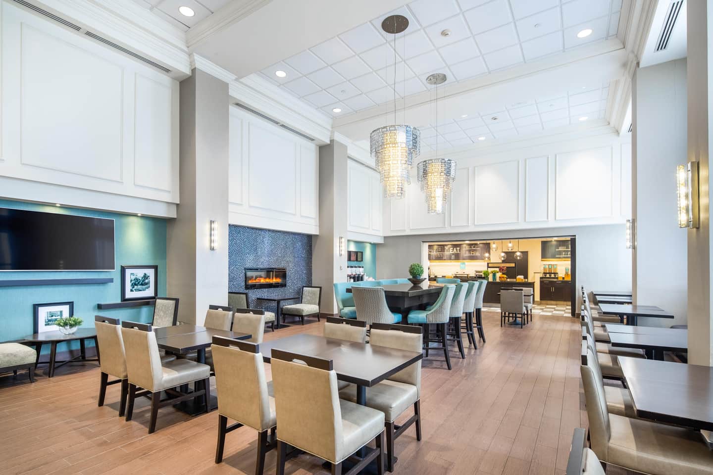 Hampton Inn & Suites by Hilton Toronto Airport