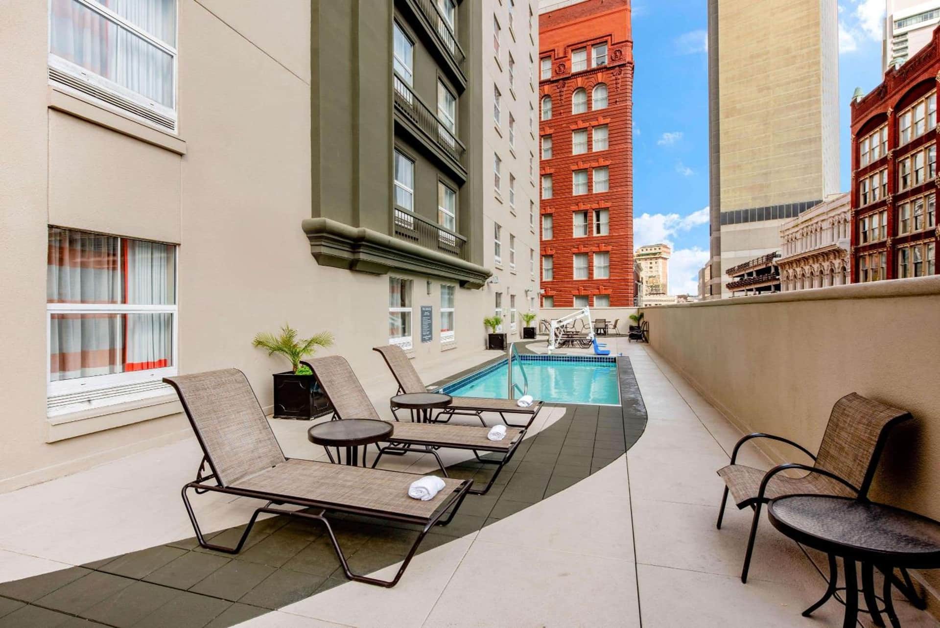 La Quinta Inn & Suites by Wyndham New Orleans Downtown