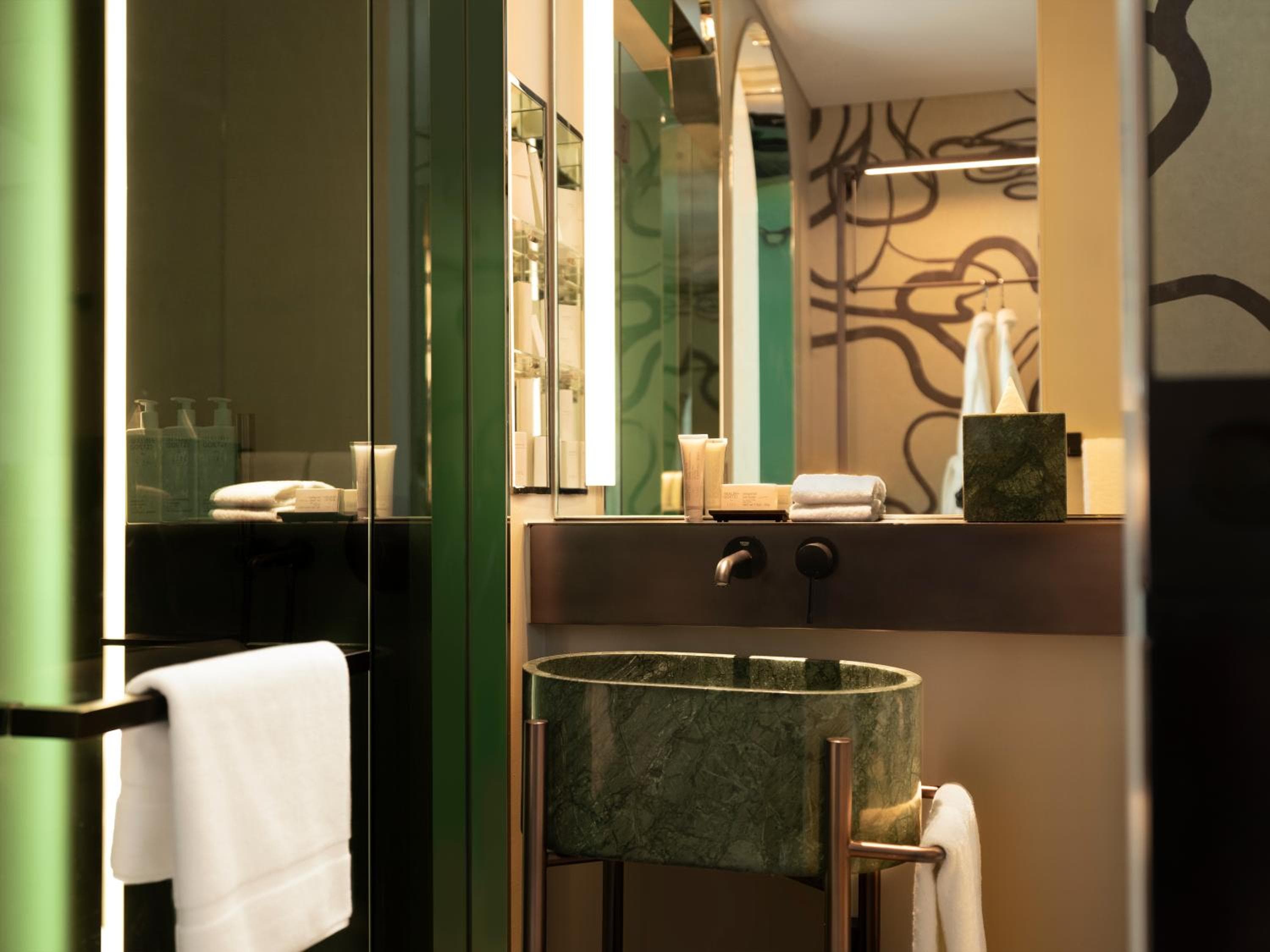 Mondrian Singapore Duxton